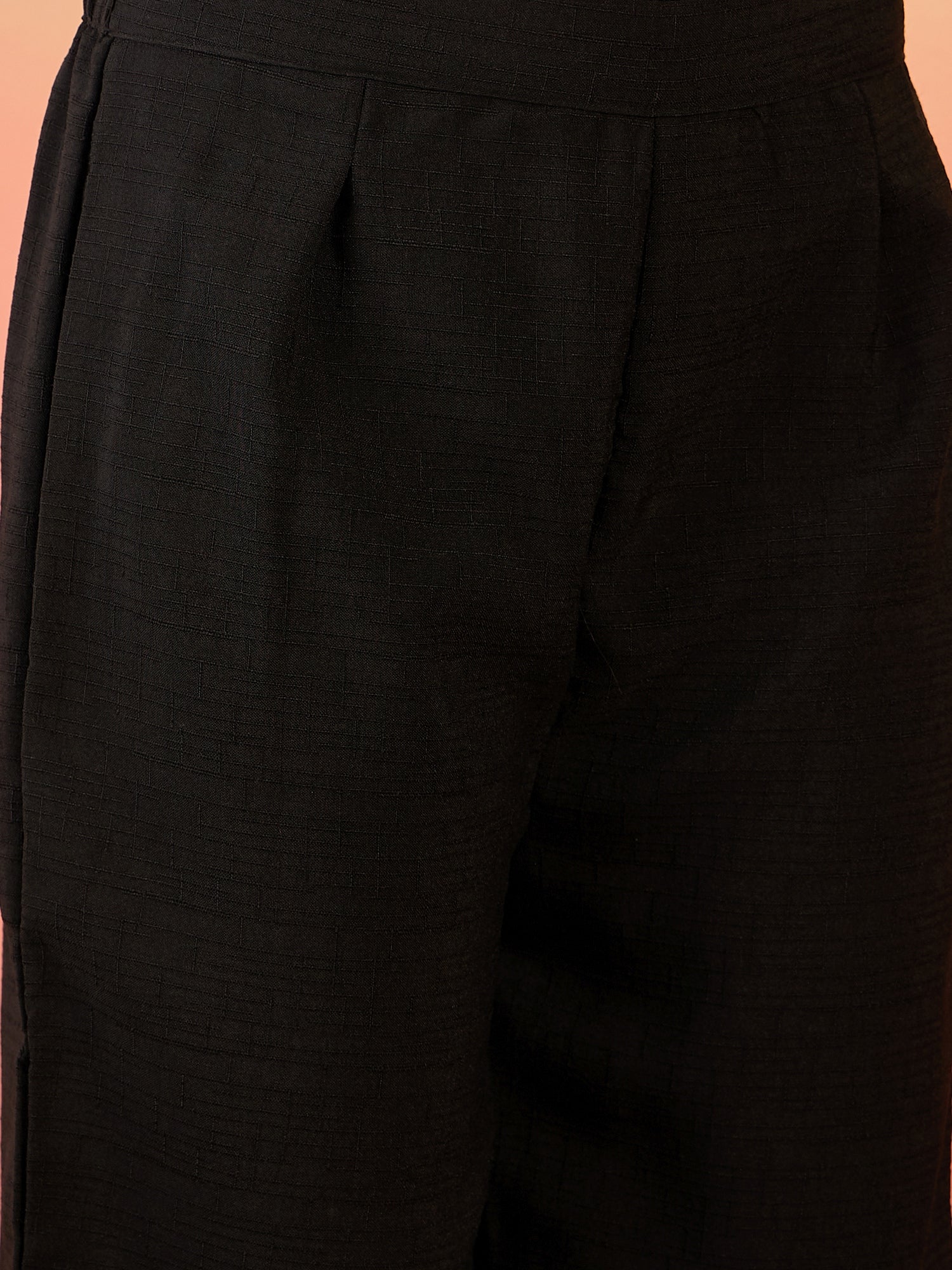 InWeave Black Embroidery R Neck Black Set 