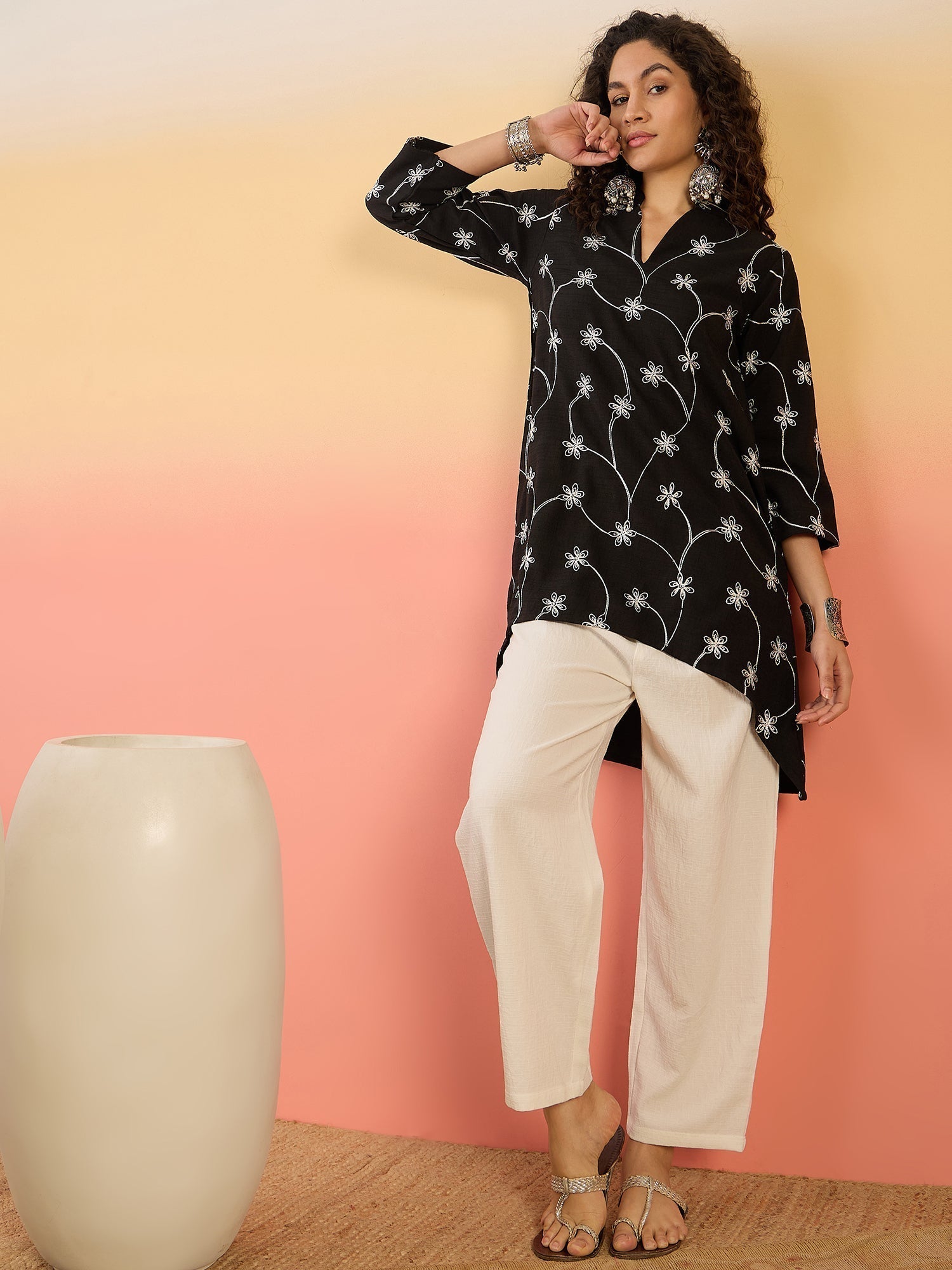 InWeave Black Embroidery Mandarin White Set 