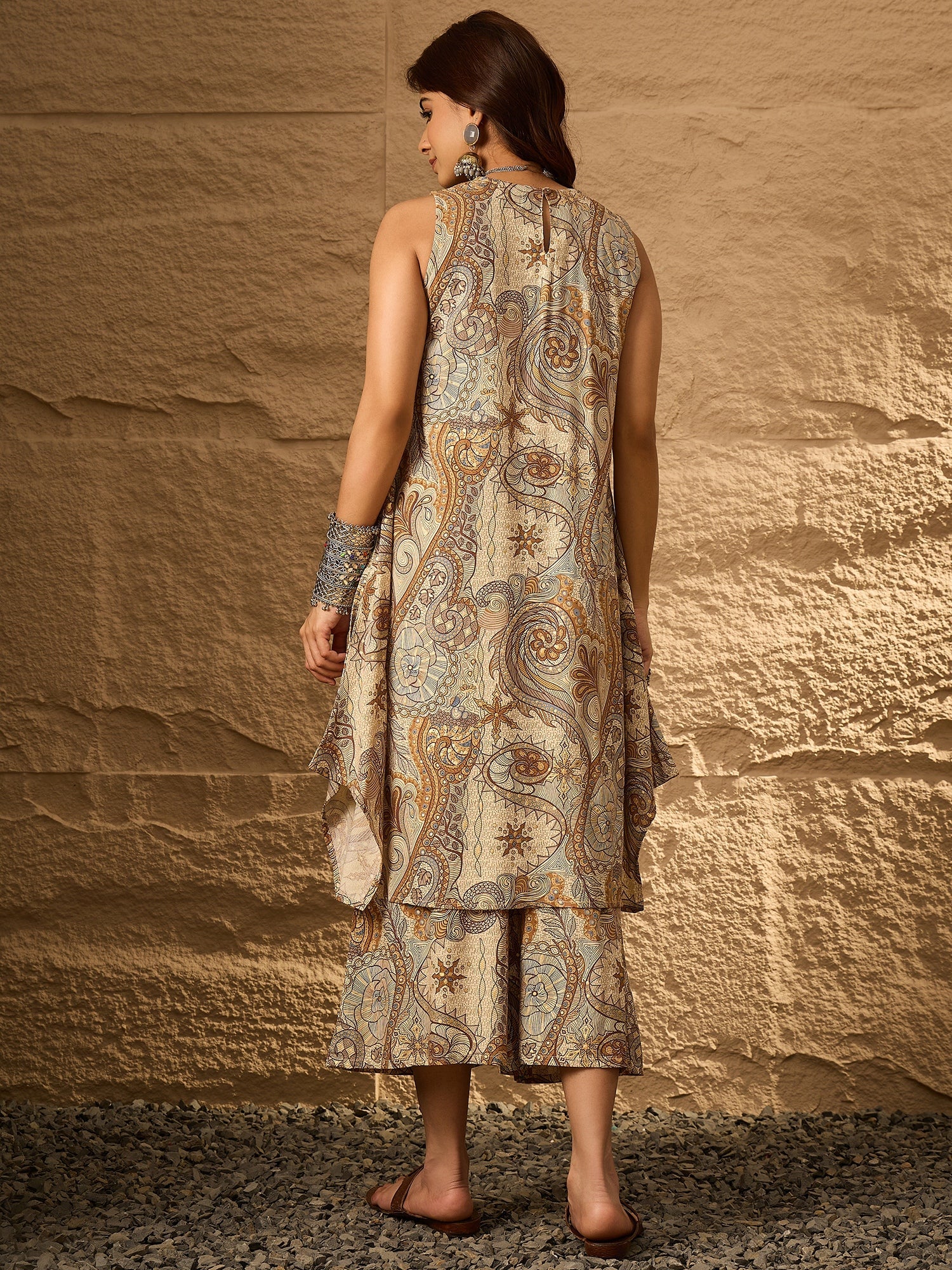 InWeave Beige Paisley Flower R Neck Kurta Set 