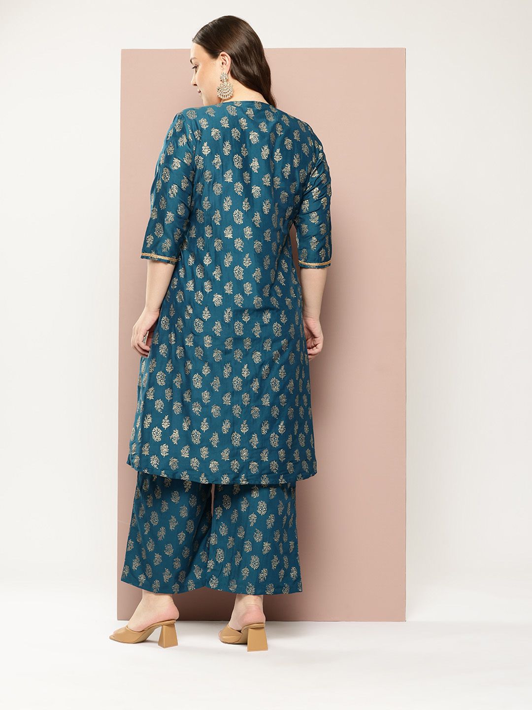 Sztori Plus Size Ethnic Motifs Kurta Set
