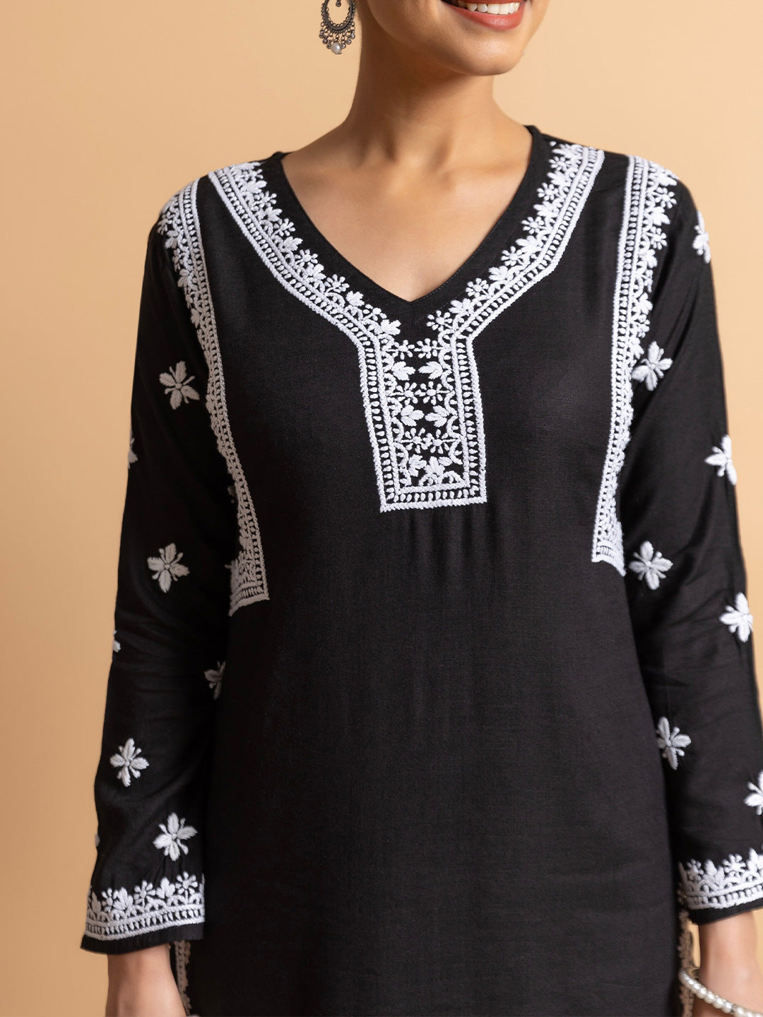 HOUSE OF KARI Floral Embroidered Chikankari Kurta With Trouser 