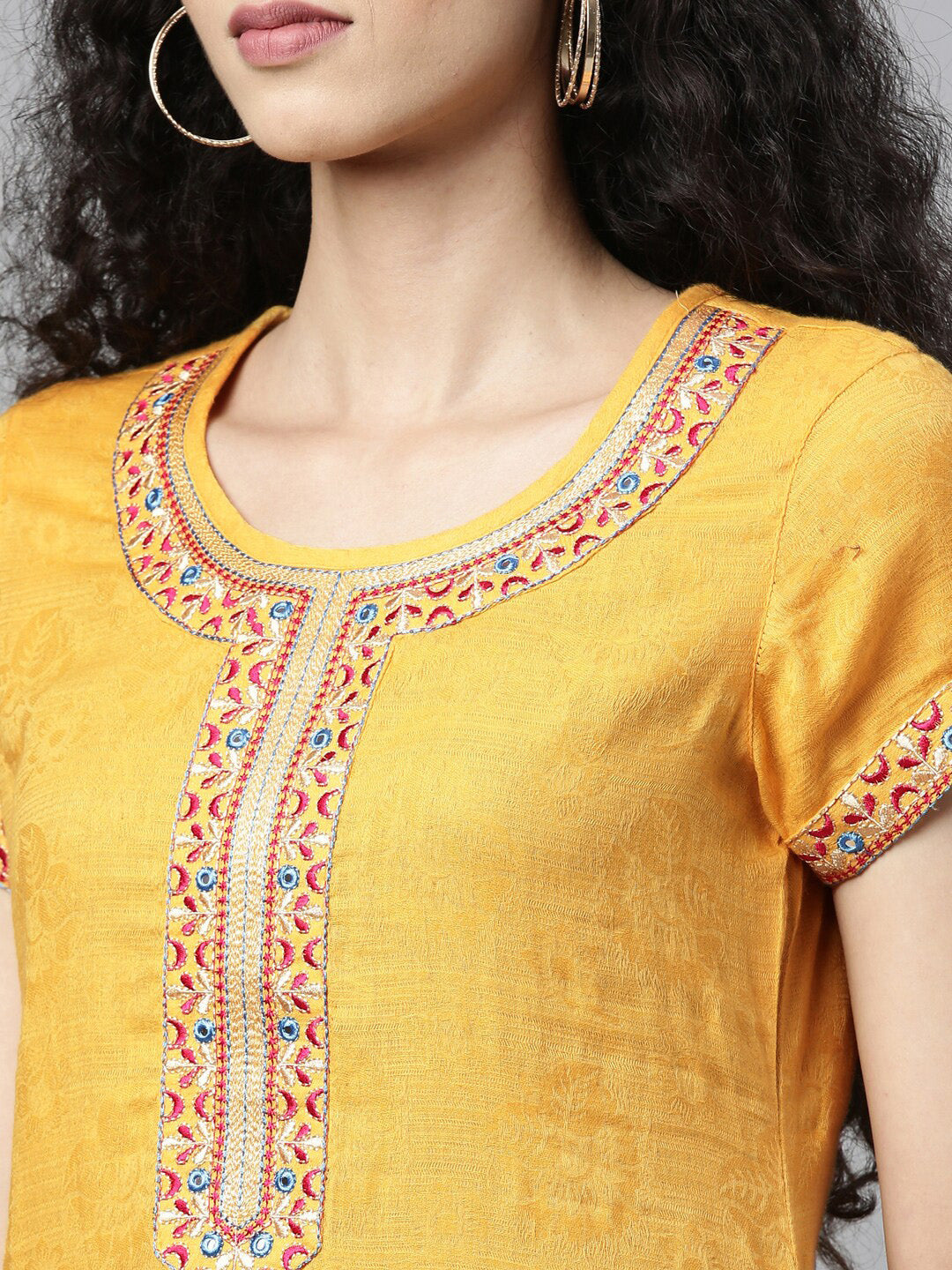 Souchii Women Yellow Embroidered Thread Work Kaftan Kurta 