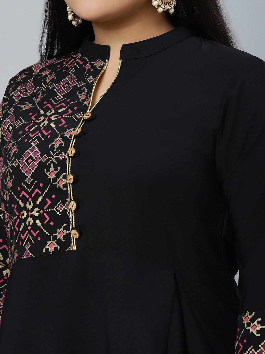 Sztori Plus Size Black Floral Printed Mandarin Collar Straight Kurta with Trousers
