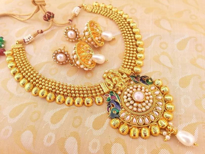 White Kemp Temple Jewelry Set