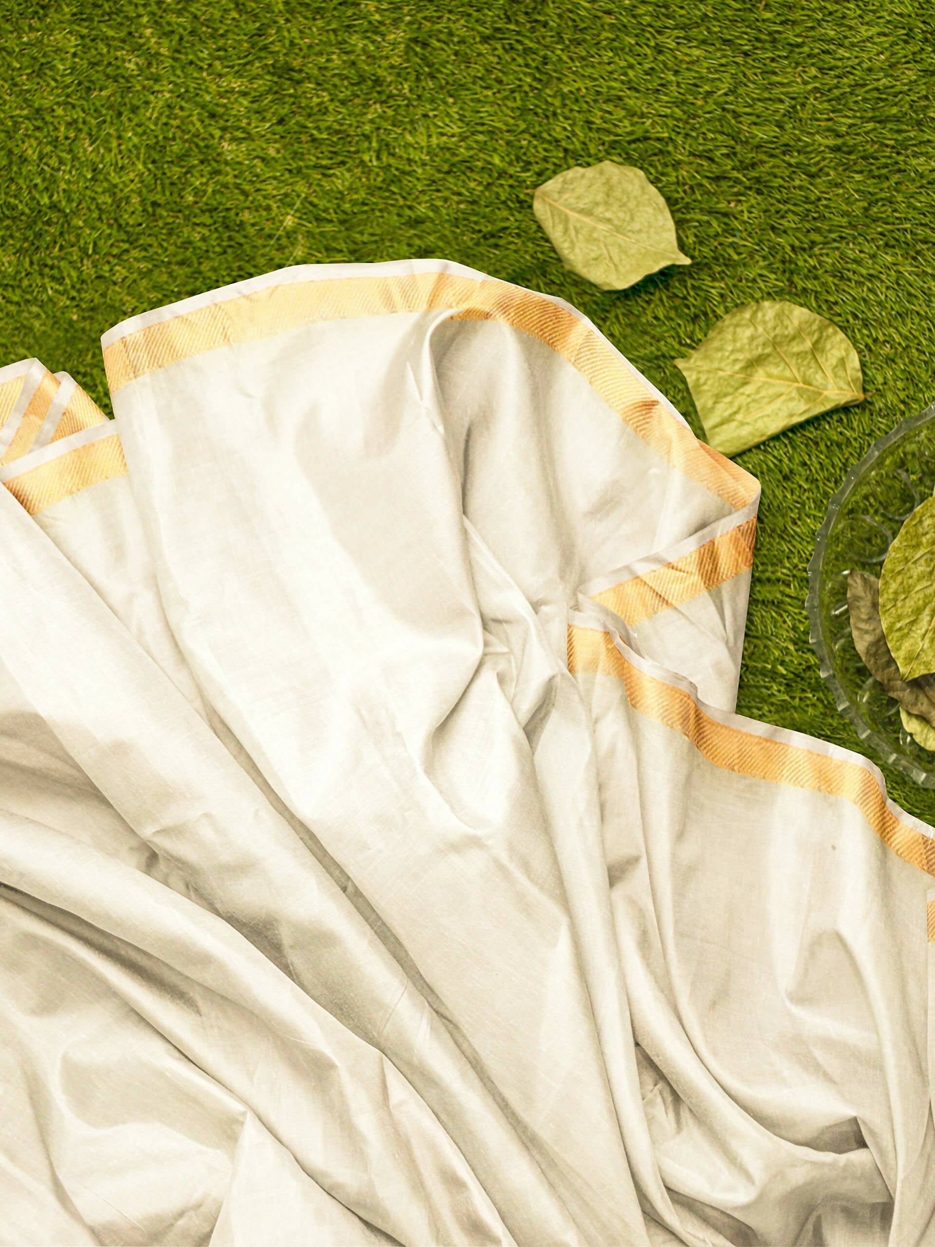 Mimosa Women's Off White Linen Blend Kasavu Saree