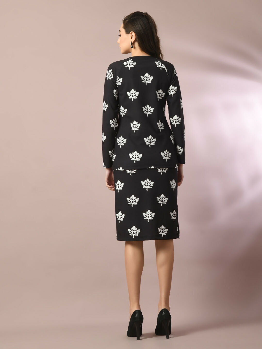Myshka Women's Black Printed Knee Length Party Embellished Skirts