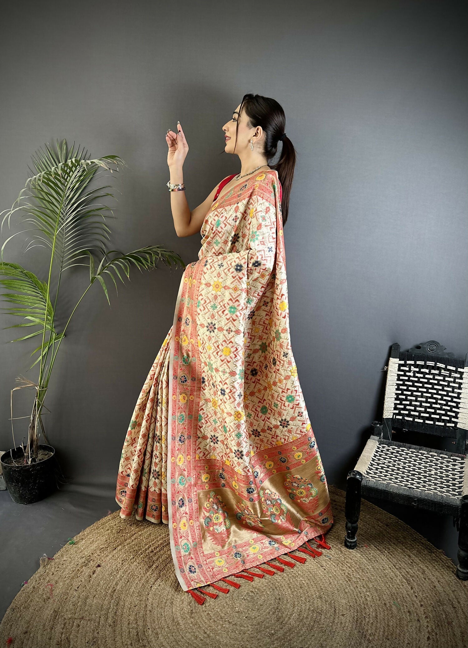 Joban Fashion Cream Banarasi Soft Silk Woven Saree | Swadesiicart