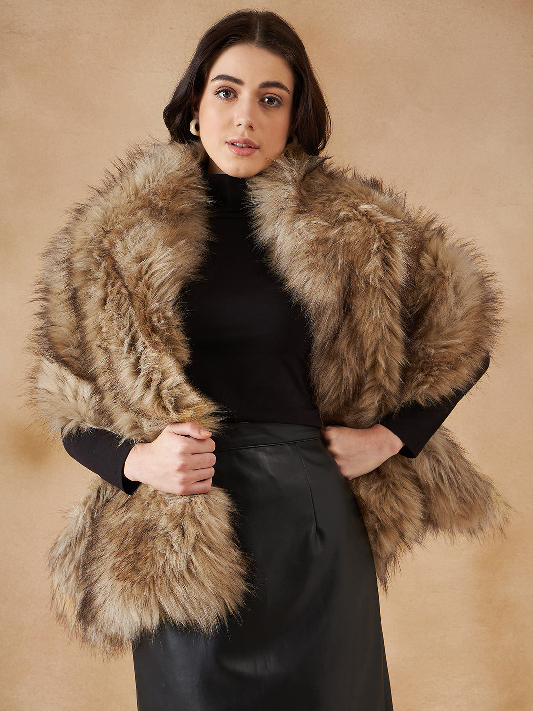 InWeave Women's Winter Beige Faux Fur Cape 