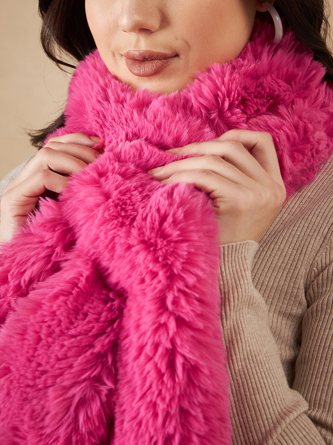 InWeave Women's Light Pink Faux Fur Neck Warmer 