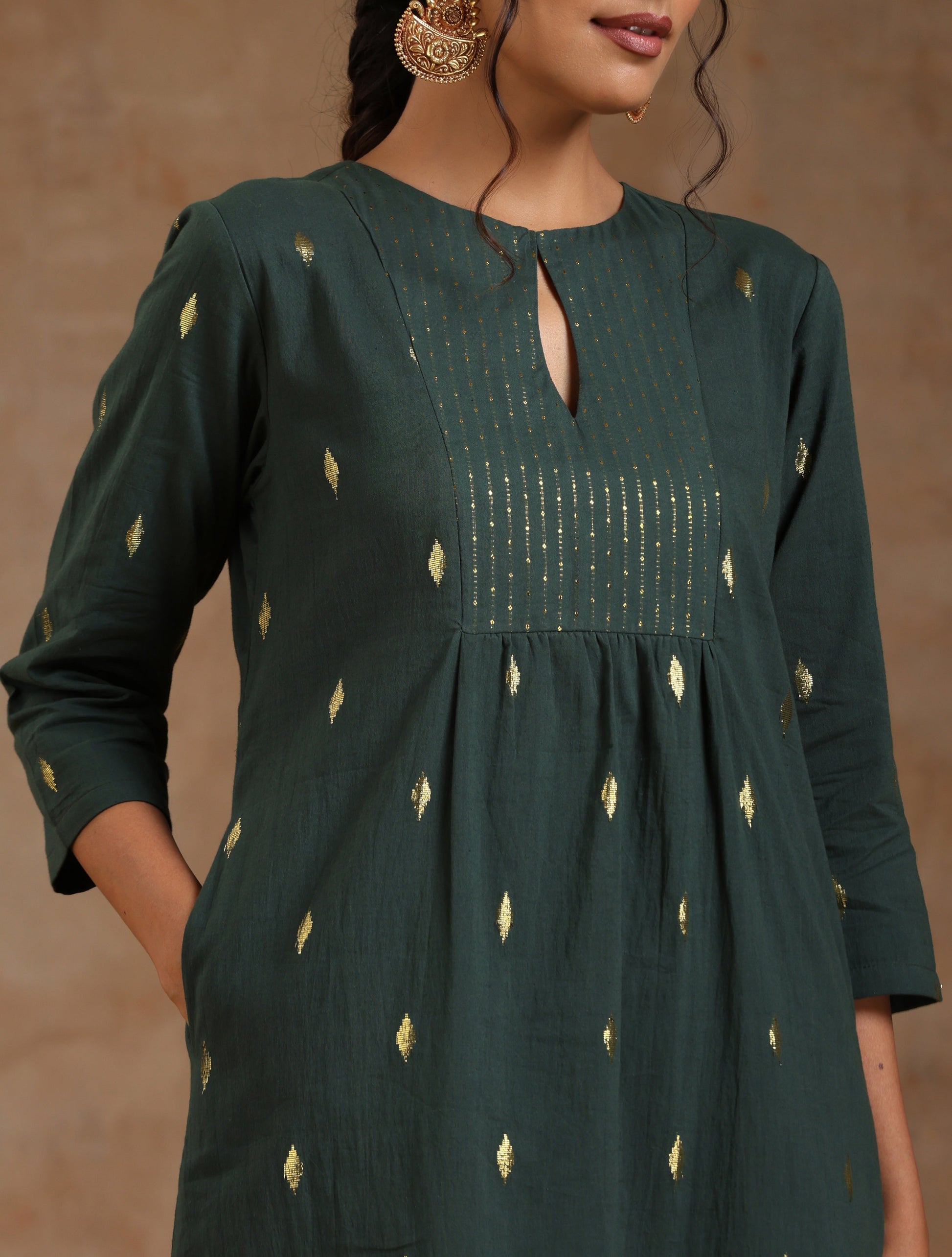 trueBrowns Dark Green Gold Cotton Yoke Kurta Set 