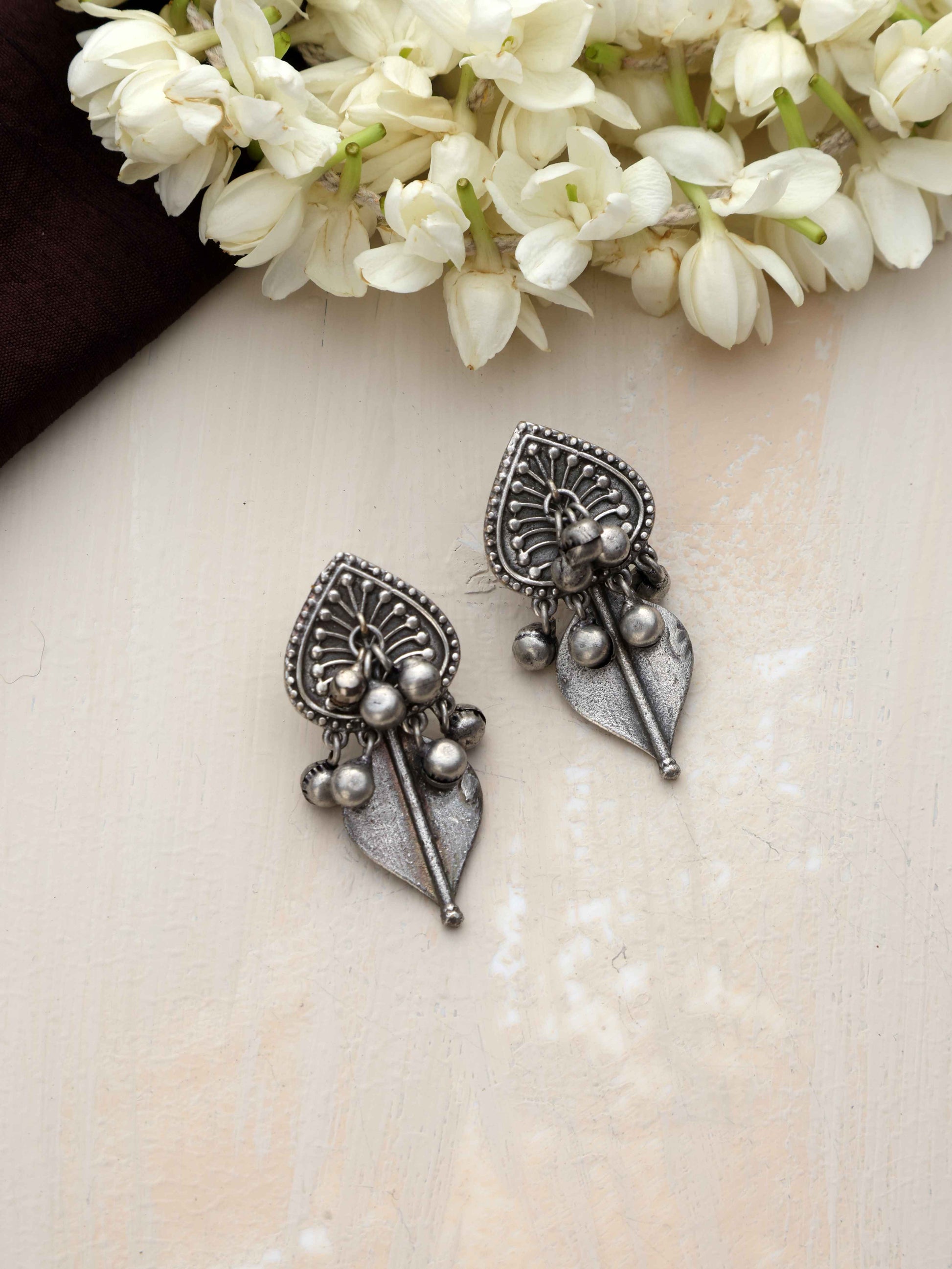 trueBrowns Silver Tone Leaf Stud Earrings Truebrowns Lifestyle