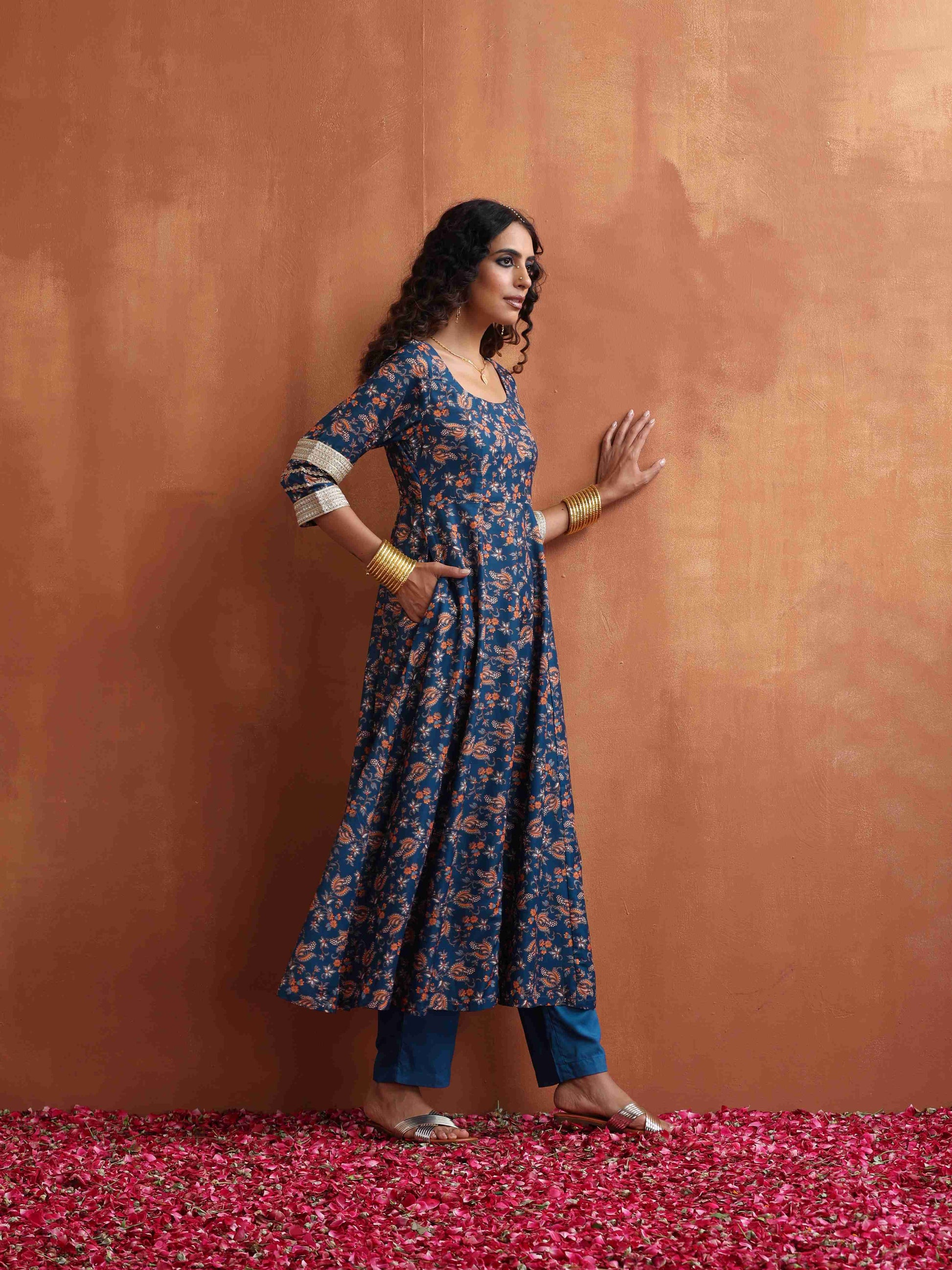 trueBrowns Blue Print Straight Kurta Set 