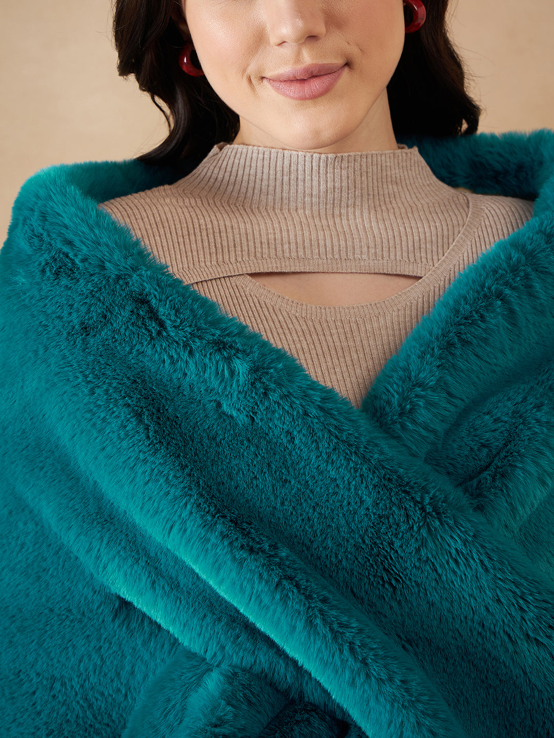 InWeave Women's Cyan Blue Long Faux Fur Cape 
