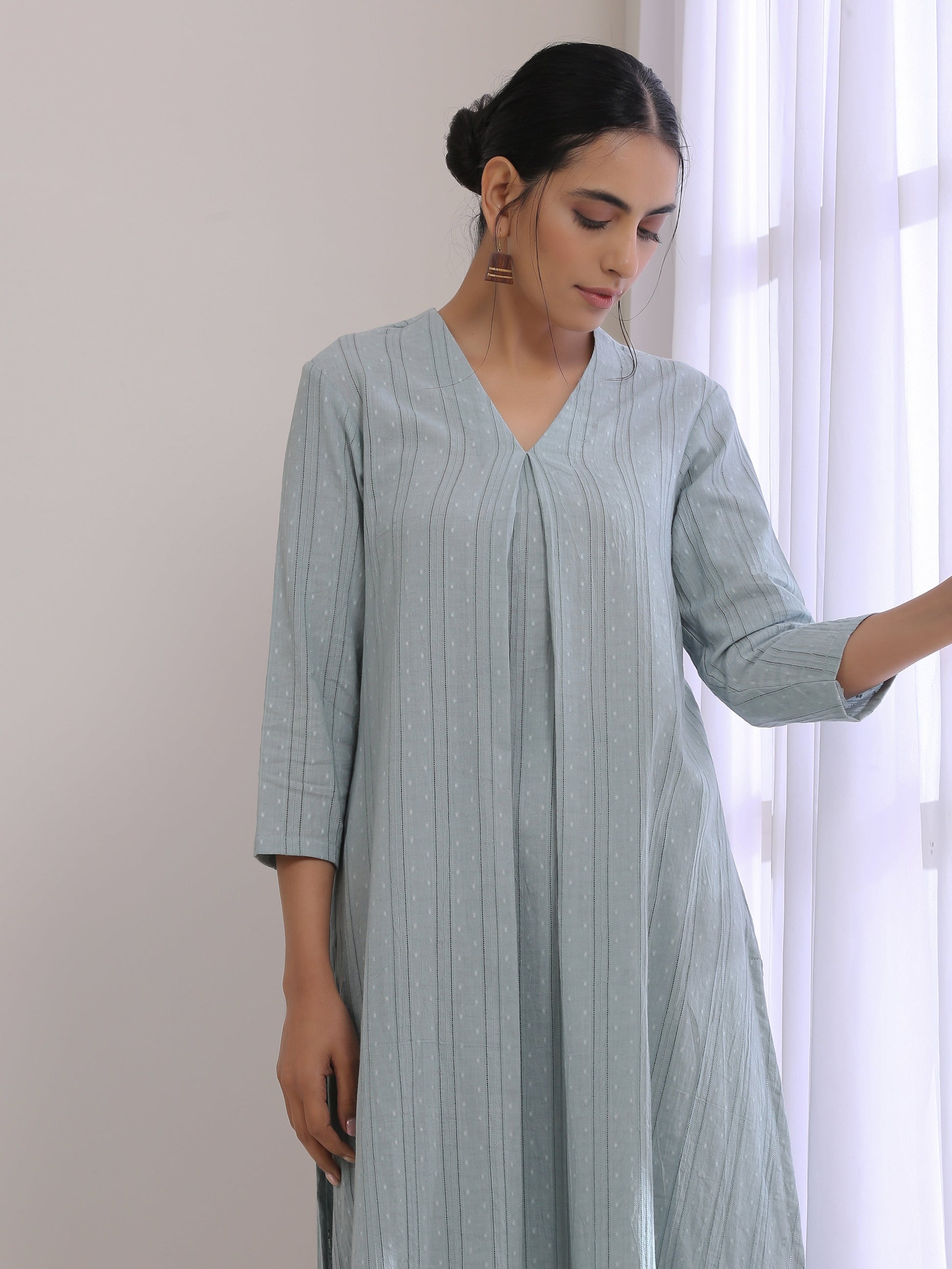 trueBrowns Eggshell Blue Dobby Neck Pleat Kurta Pant Set 