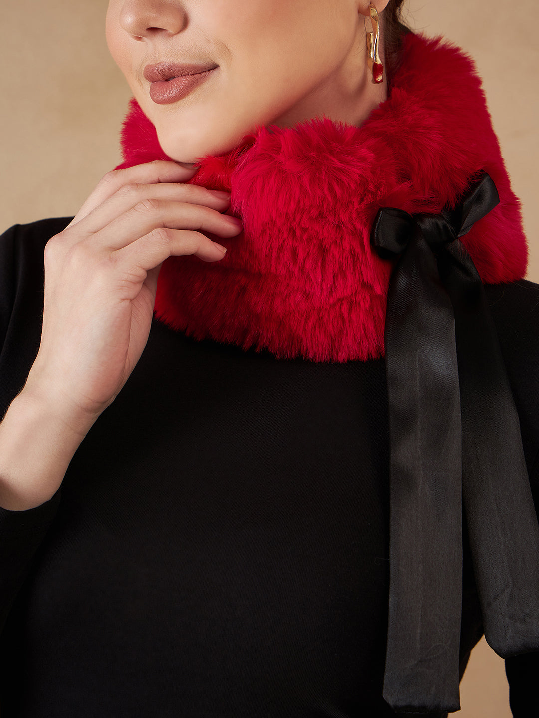 InWeave Women's Cherry Red Fur Neckpiece 