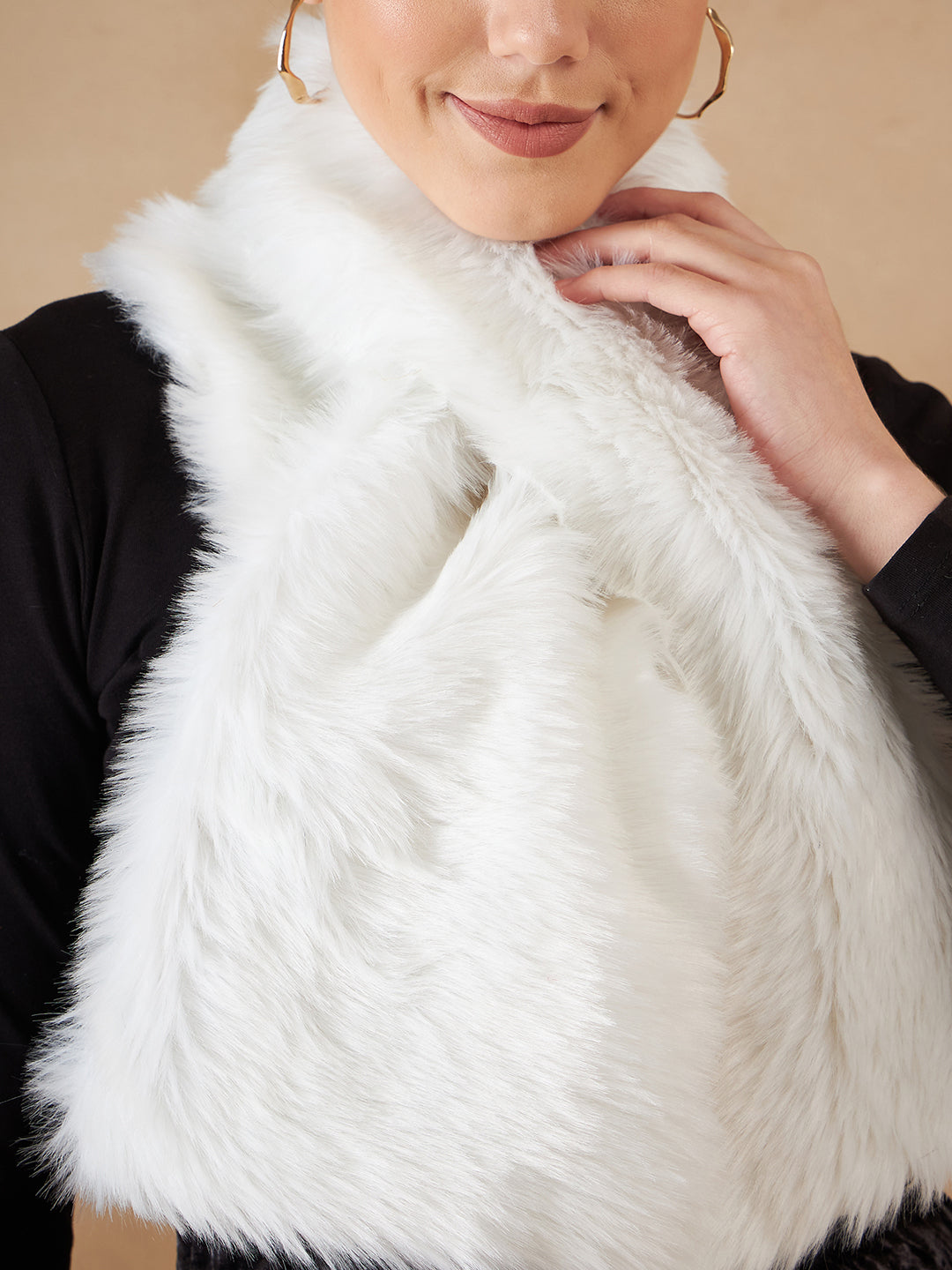 InWeave Women's Pure White Faux Fur Neck Warmer 