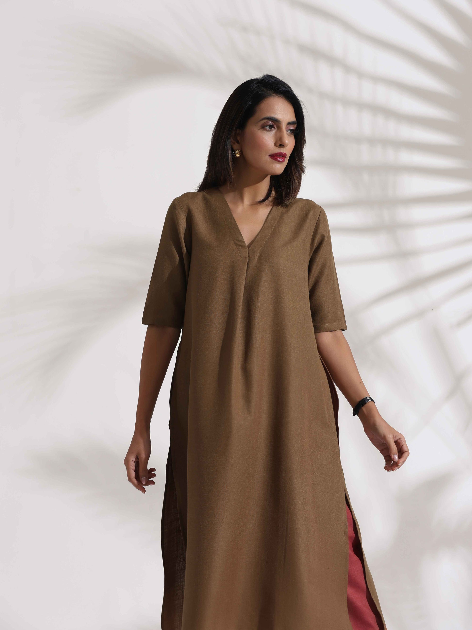 trueBrowns Brown Slub Highslit Kurta Set 