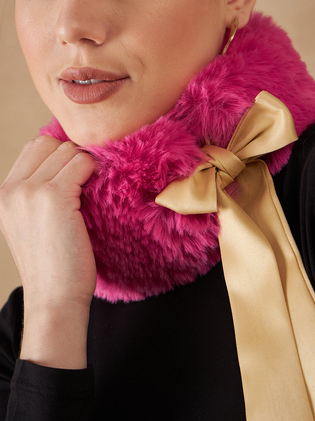 InWeave Women's Light Pink Fur Neckpiece 