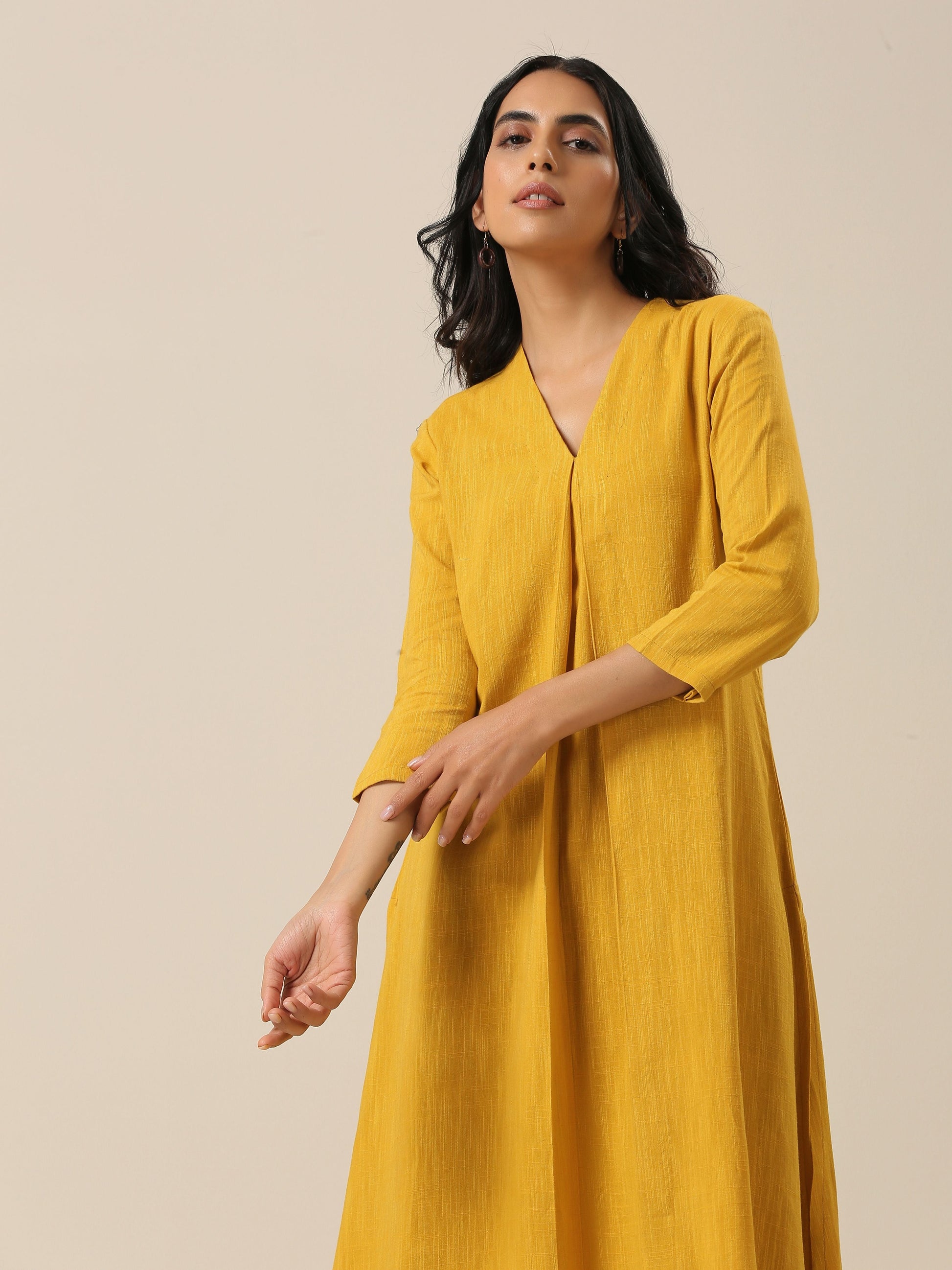 trueBrowns Mustard Yellow Slub Texture Neck Pleat Kurta Pant Set 