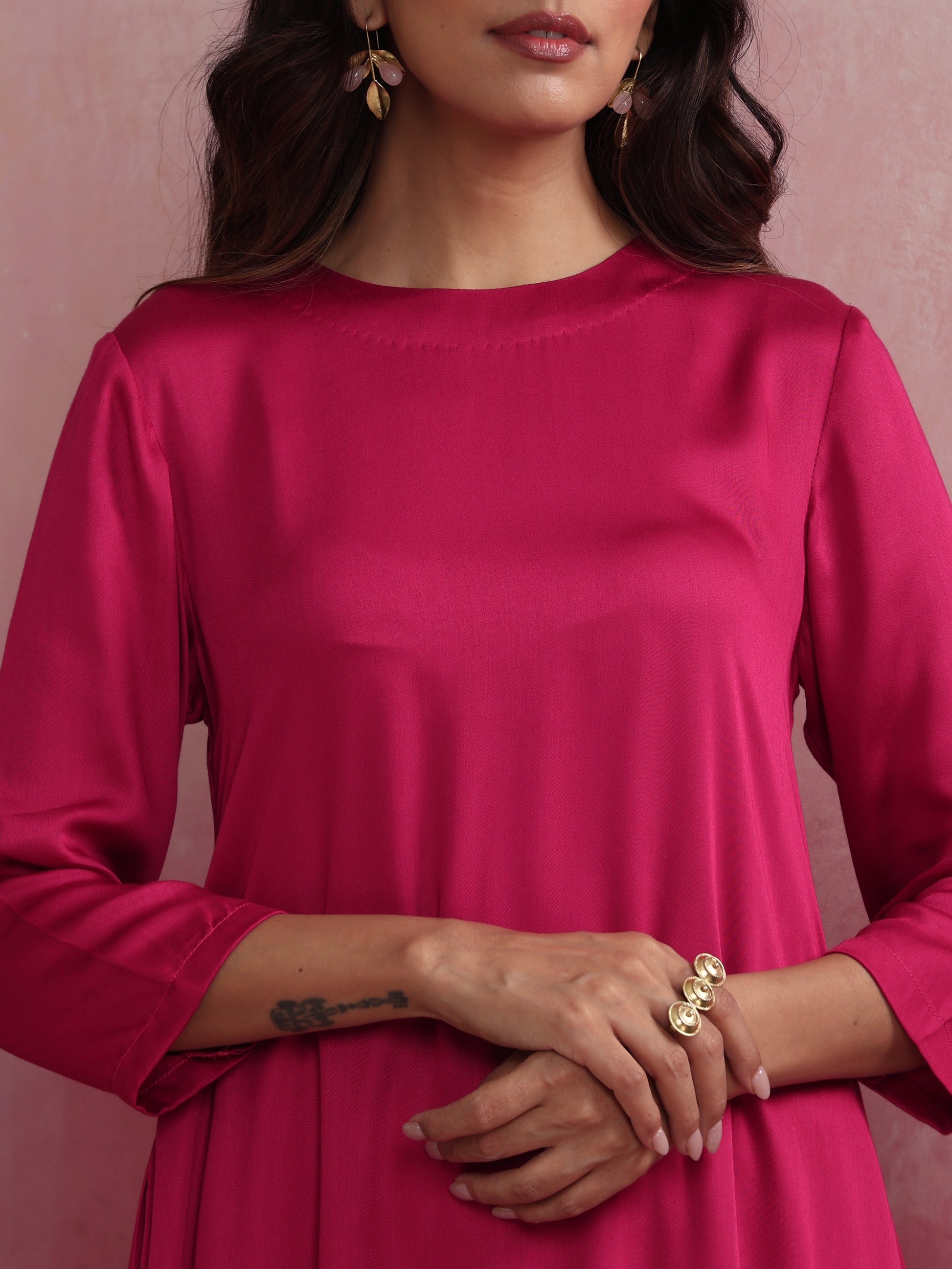 trueBrowns Magenta Highlow Modal Kurta Set 