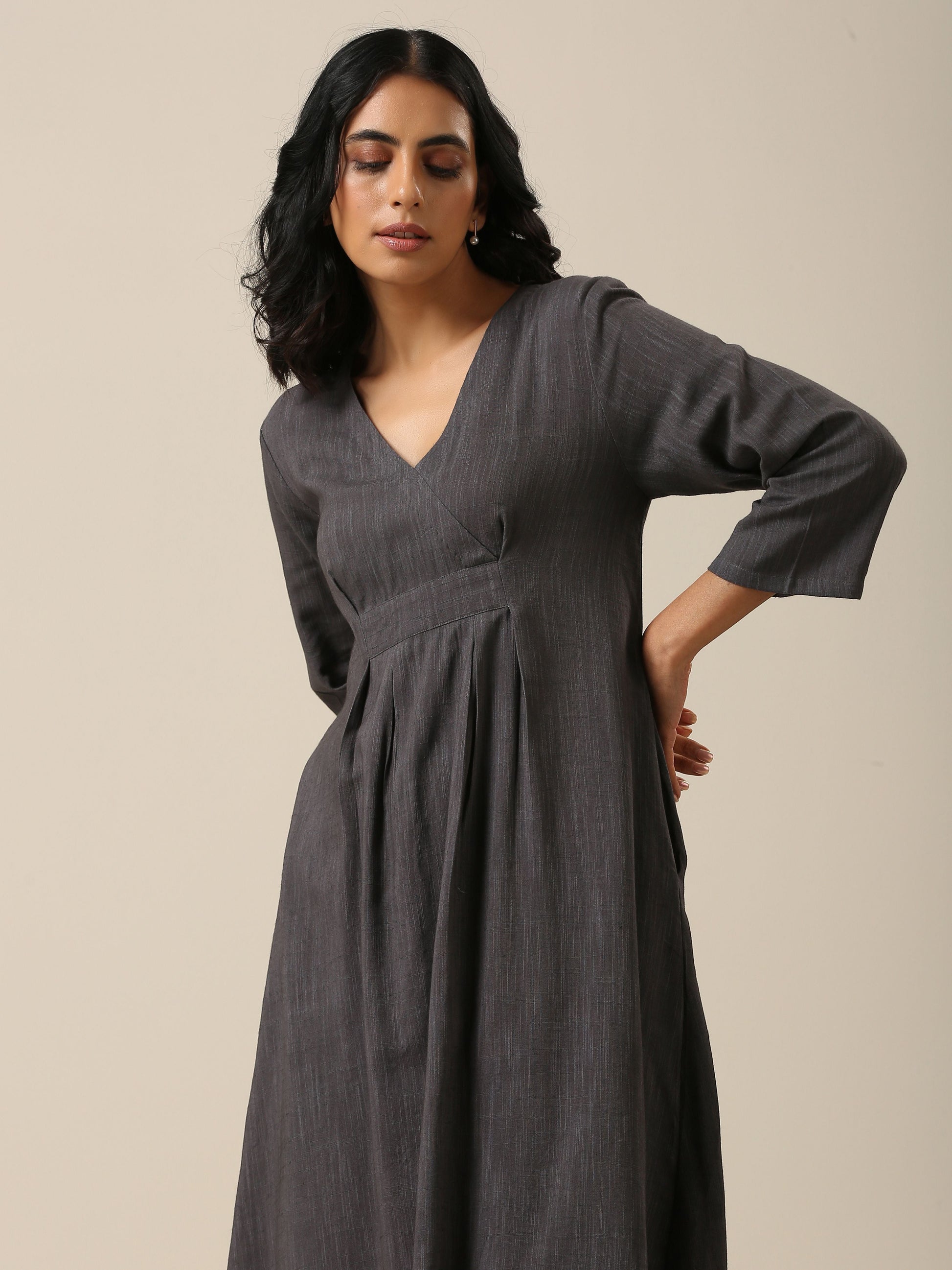 trueBrowns Slate Grey Slub Texture Overlap Pleat Kurta Pant Set 