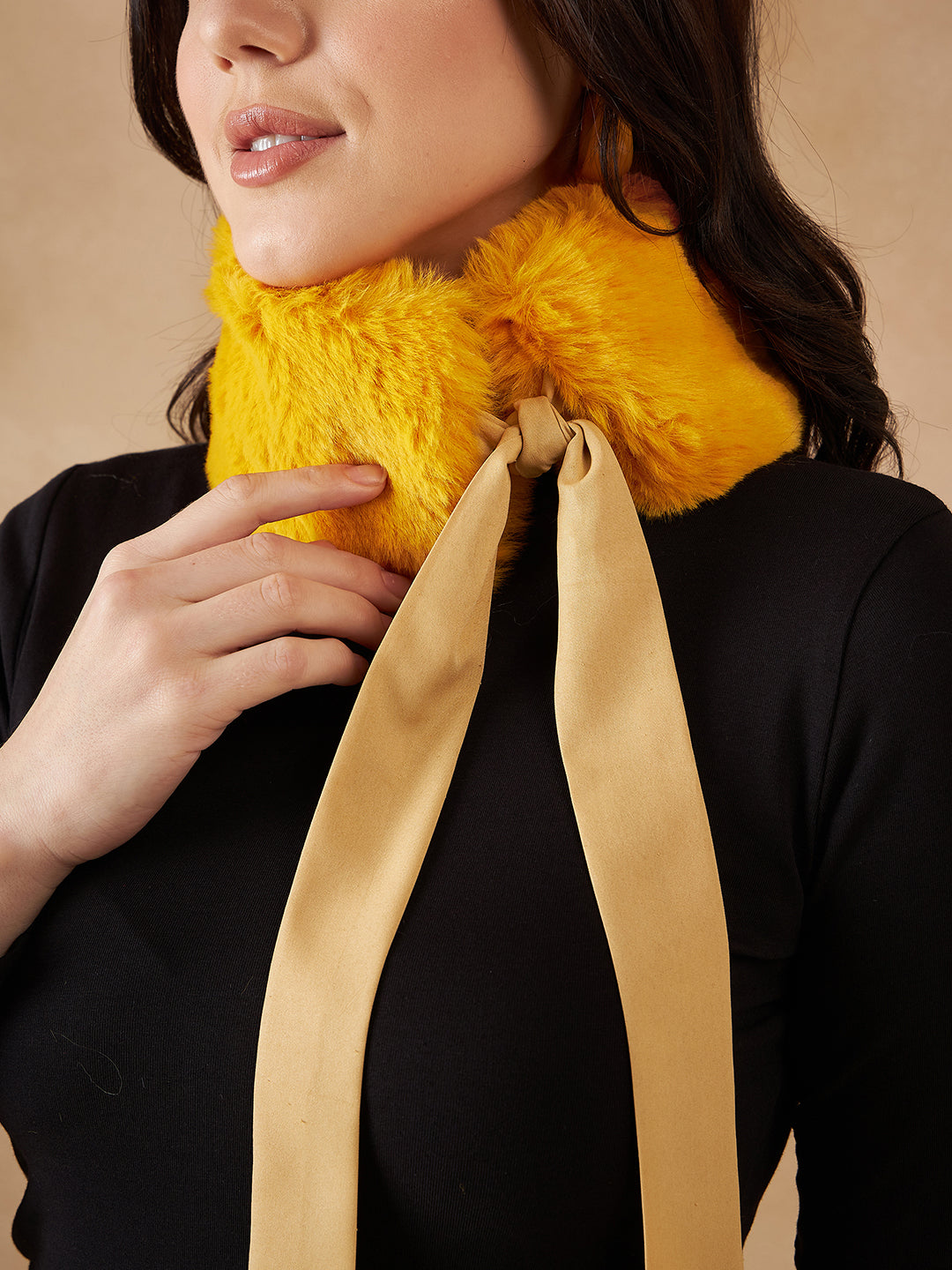 InWeave Women's Yellow Fur Neckpiece 