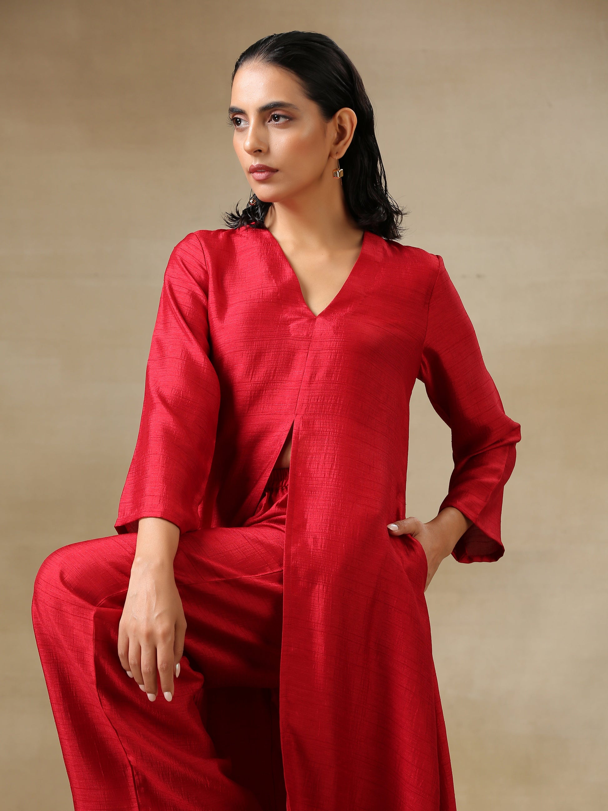 trueBrowns Maroon Textured Silk Front Slit Kurta Pant Set 