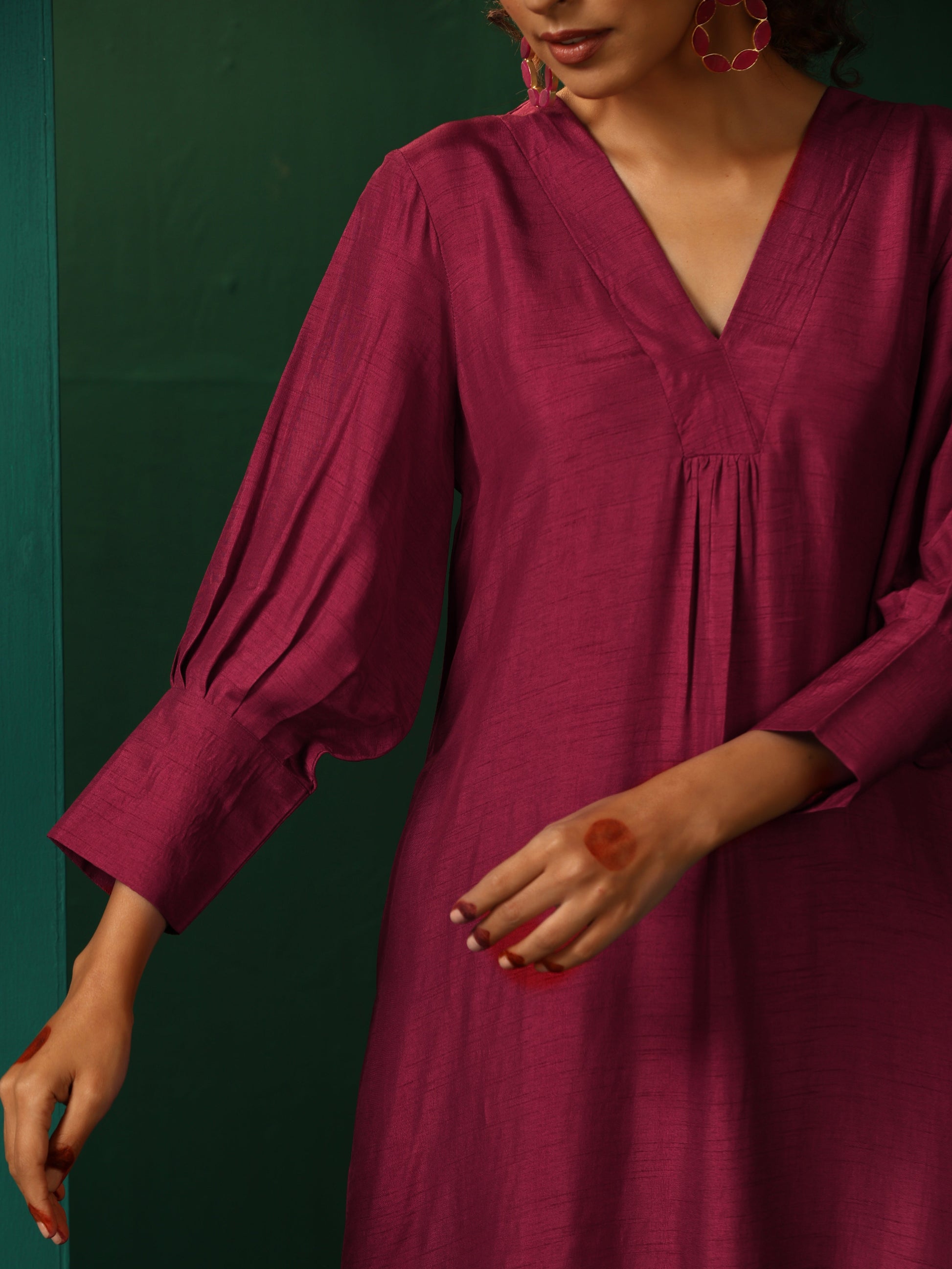 trueBrowns Maroon Silk Puff Sleeve Kurta Pant Set 