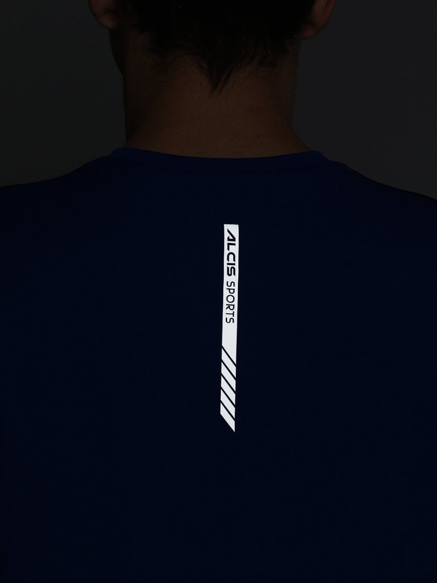 Alcis Men Typography Printed Dry Tech Slim Fit T-shirt 