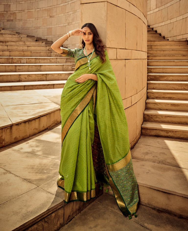 Monjolika Fashion Green Color Handloom Silk Patola Printed Saree With Blouse