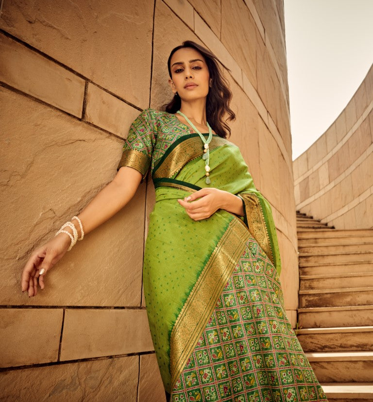 Monjolika Fashion Green Color Handloom Silk Patola Printed Saree With Blouse