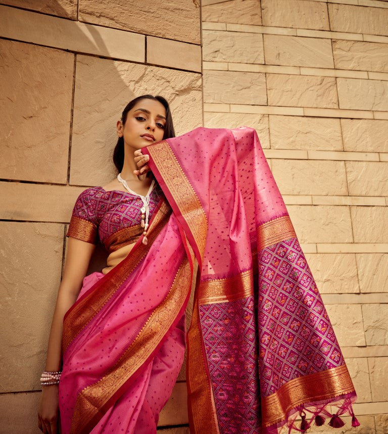 Monjolika Fashion Pink Color Handloom Silk Patola Printed Saree With Blouse