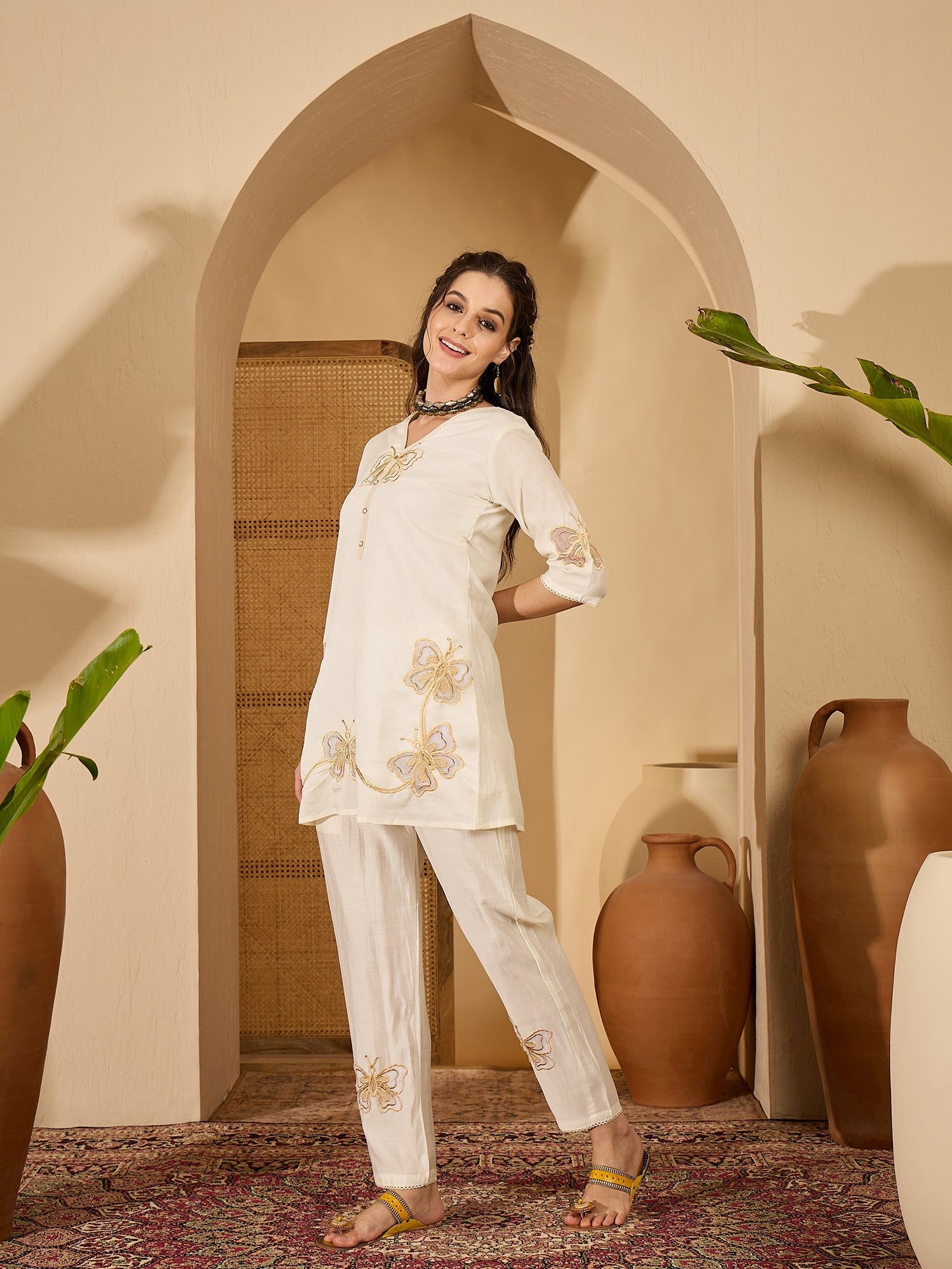 Joban Fashion Off White Silk Embroidered Readymade Kurta Set