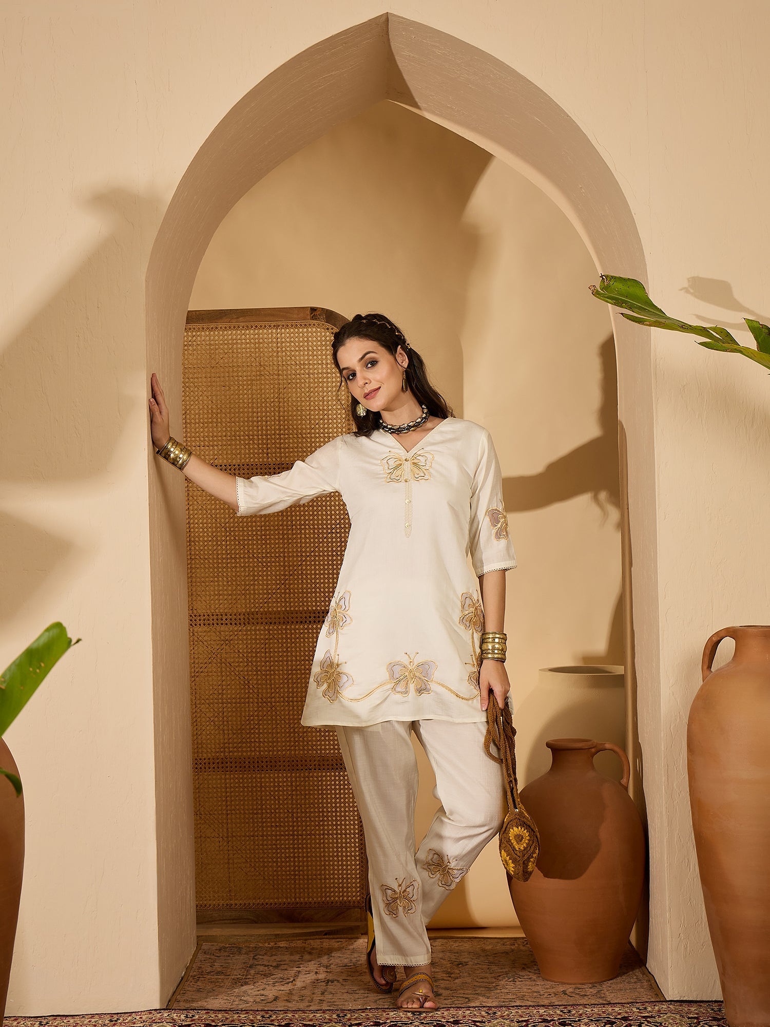 Joban Fashion Off White Silk Embroidered Readymade Kurta Set