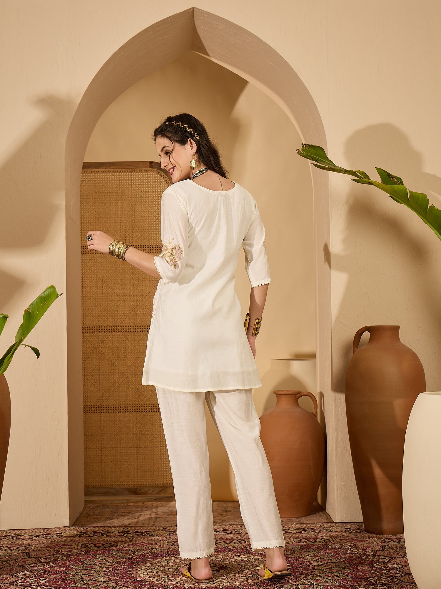 Joban Fashion Off White Silk Embroidered Readymade Kurta Set