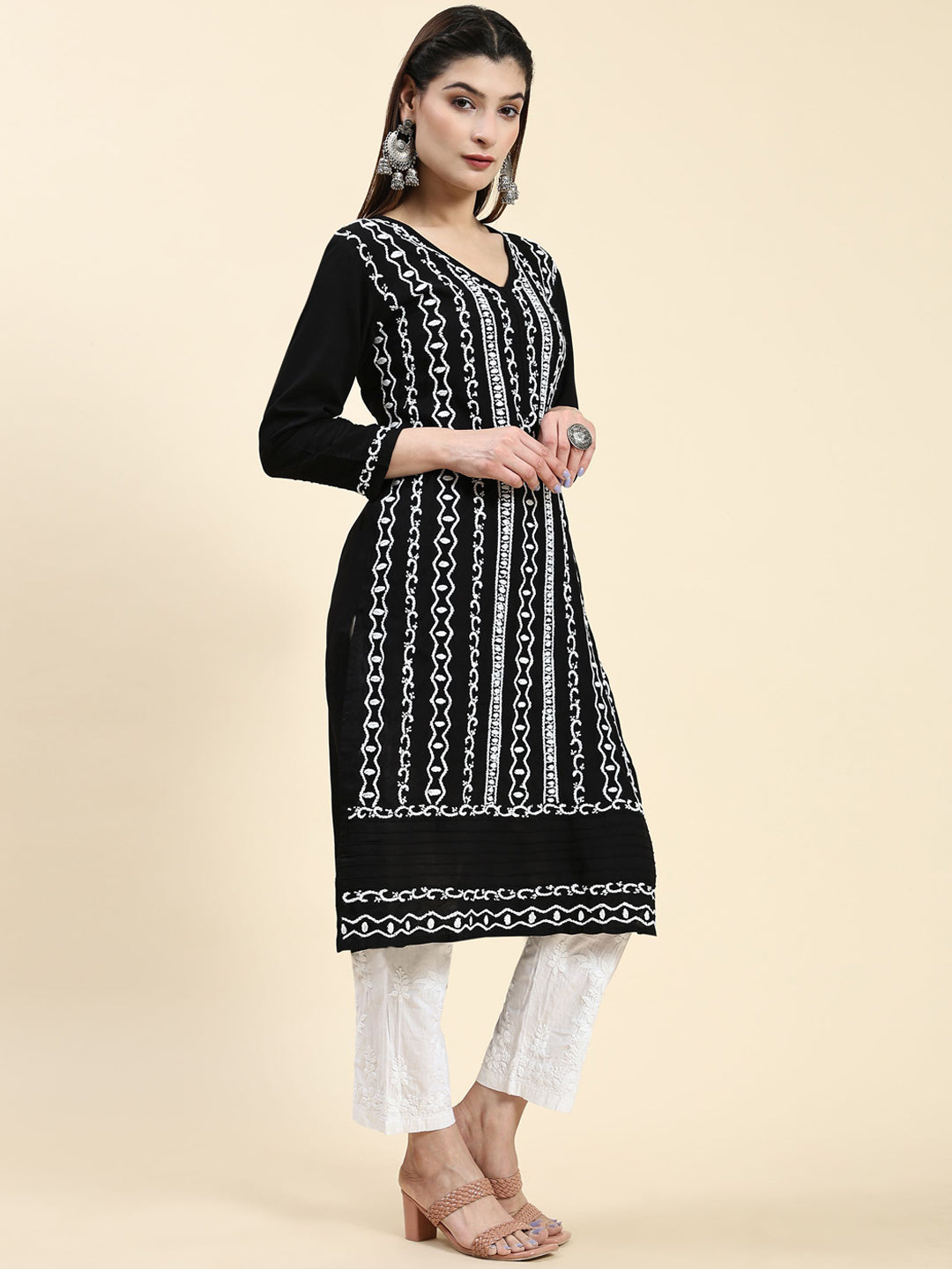 HOUSE OF KARI Ethnic Motifs Embroidered Chikankari Straight Kurta 