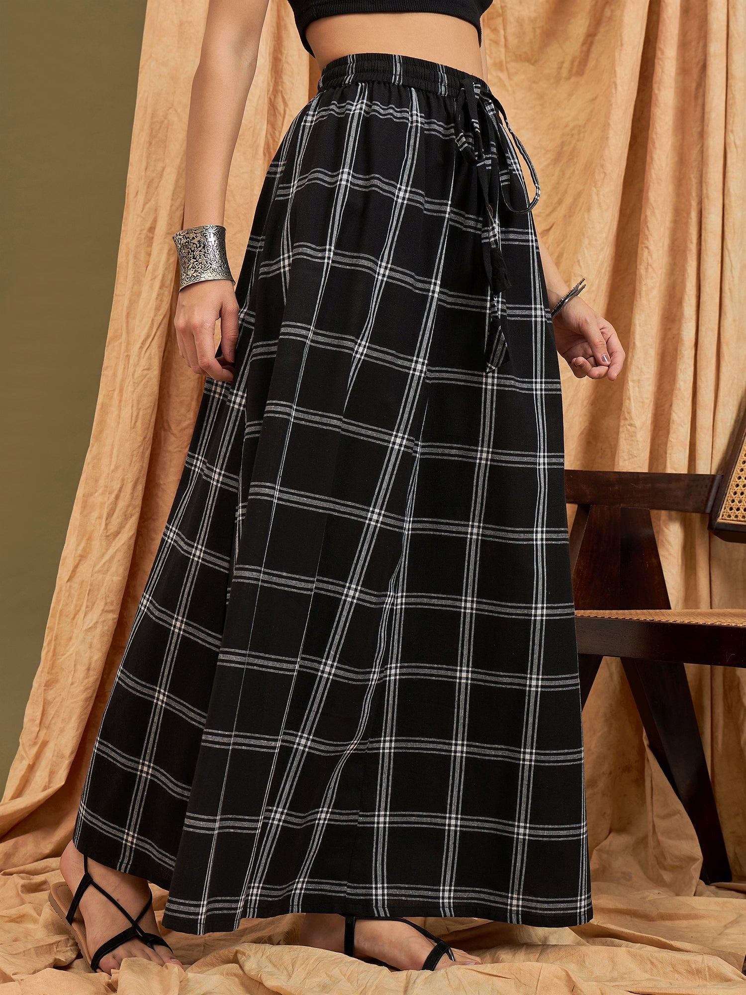 InWeave Black Plaid Check Skirt 