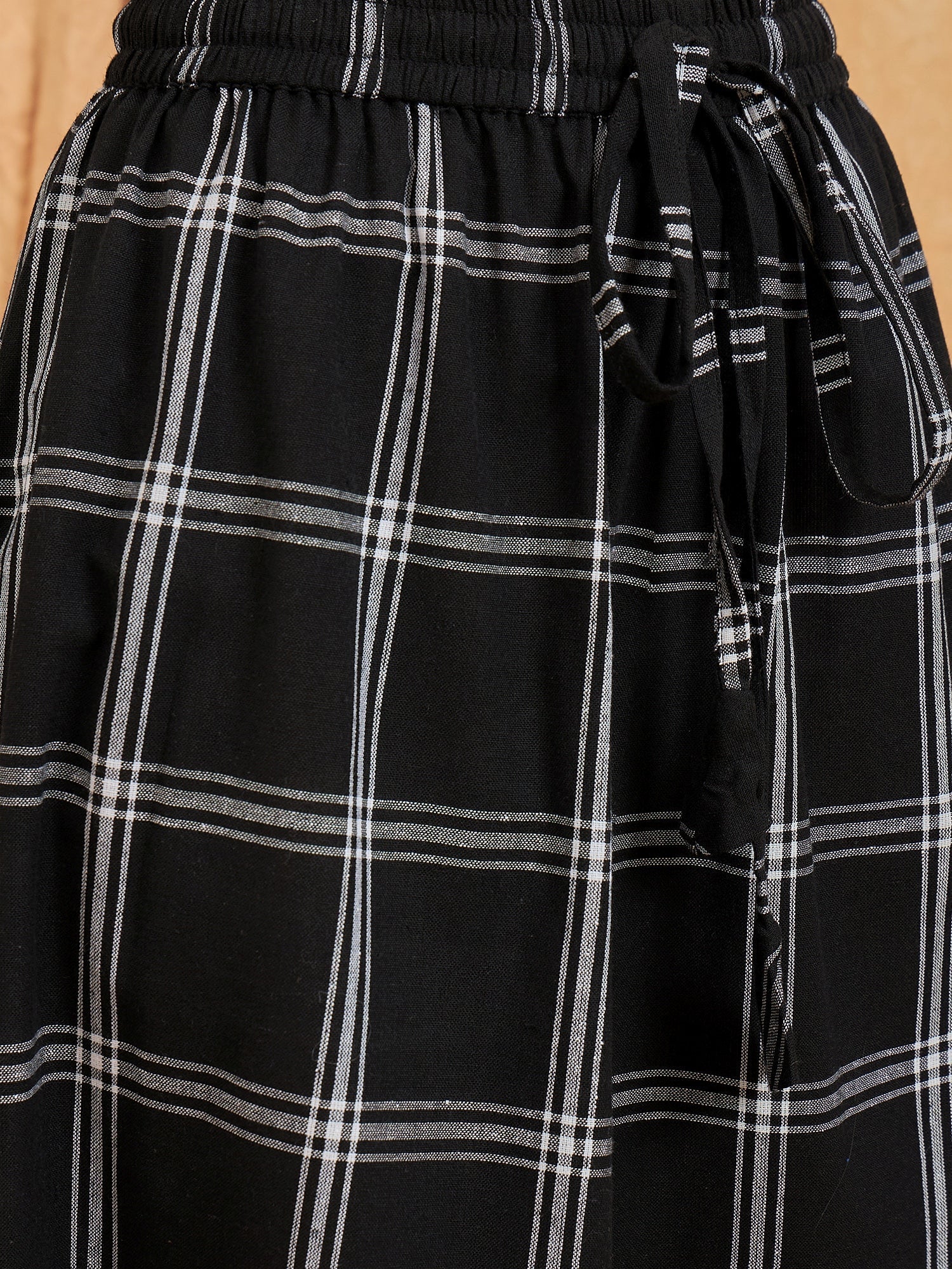 InWeave Black Plaid Check Skirt 