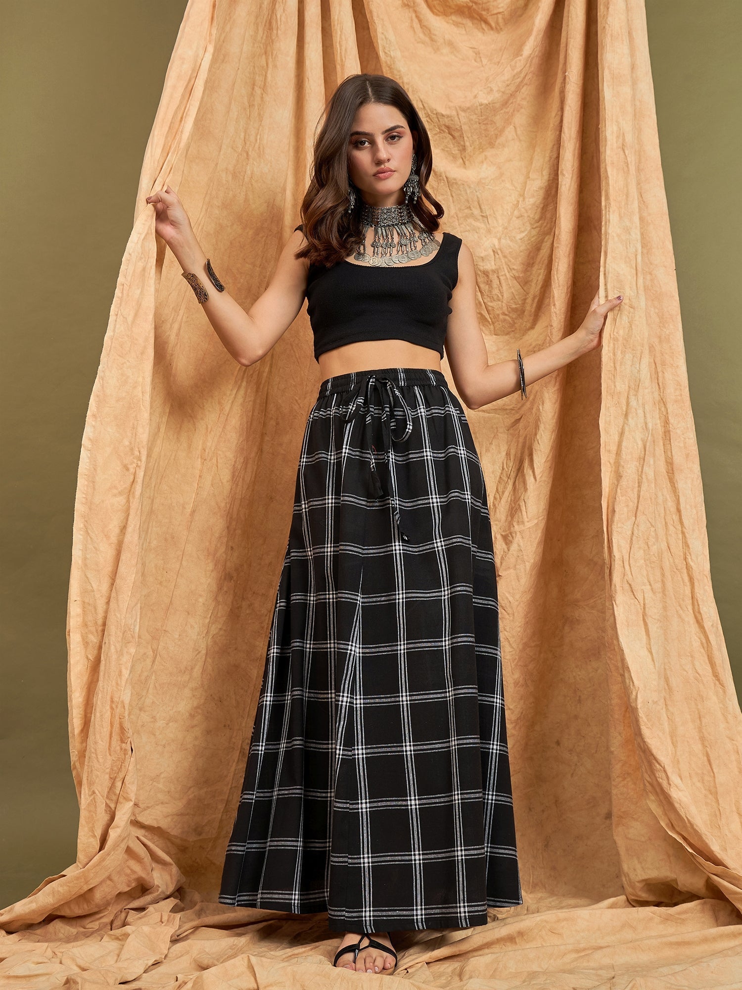 InWeave Black Plaid Check Skirt 