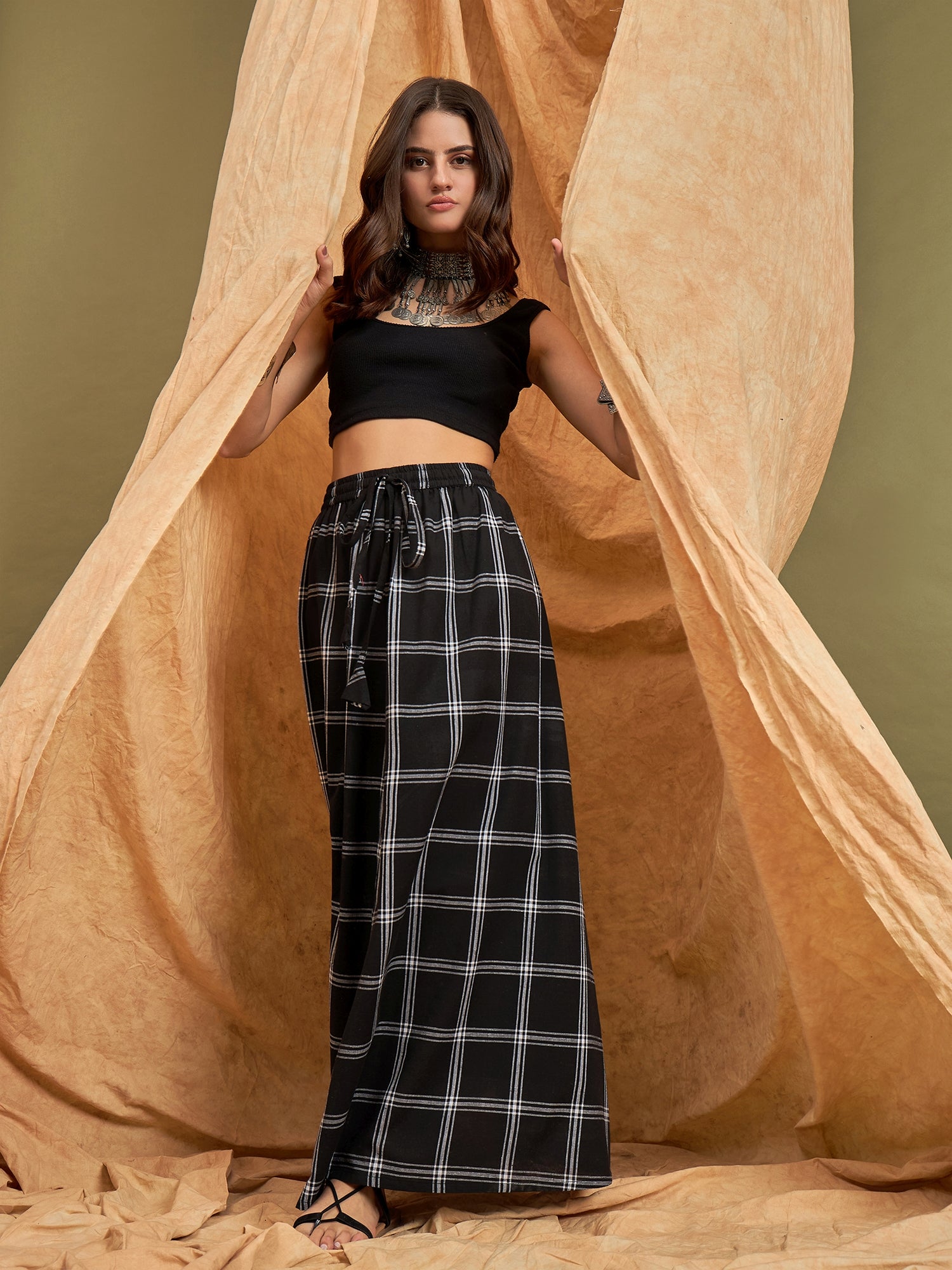 InWeave Black Plaid Check Skirt 