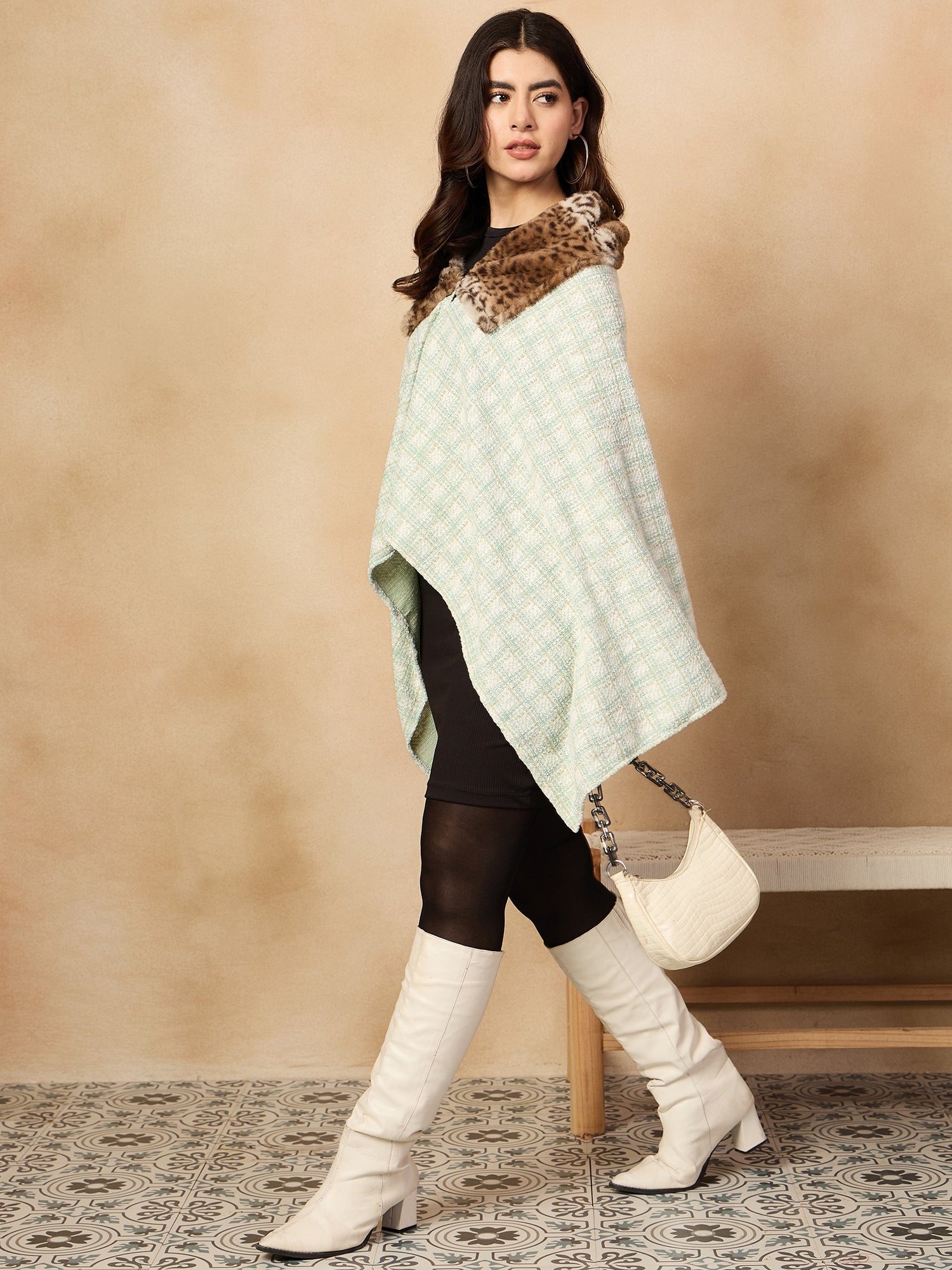 InWeave Green White Big Check Acrylic Fur Poncho 