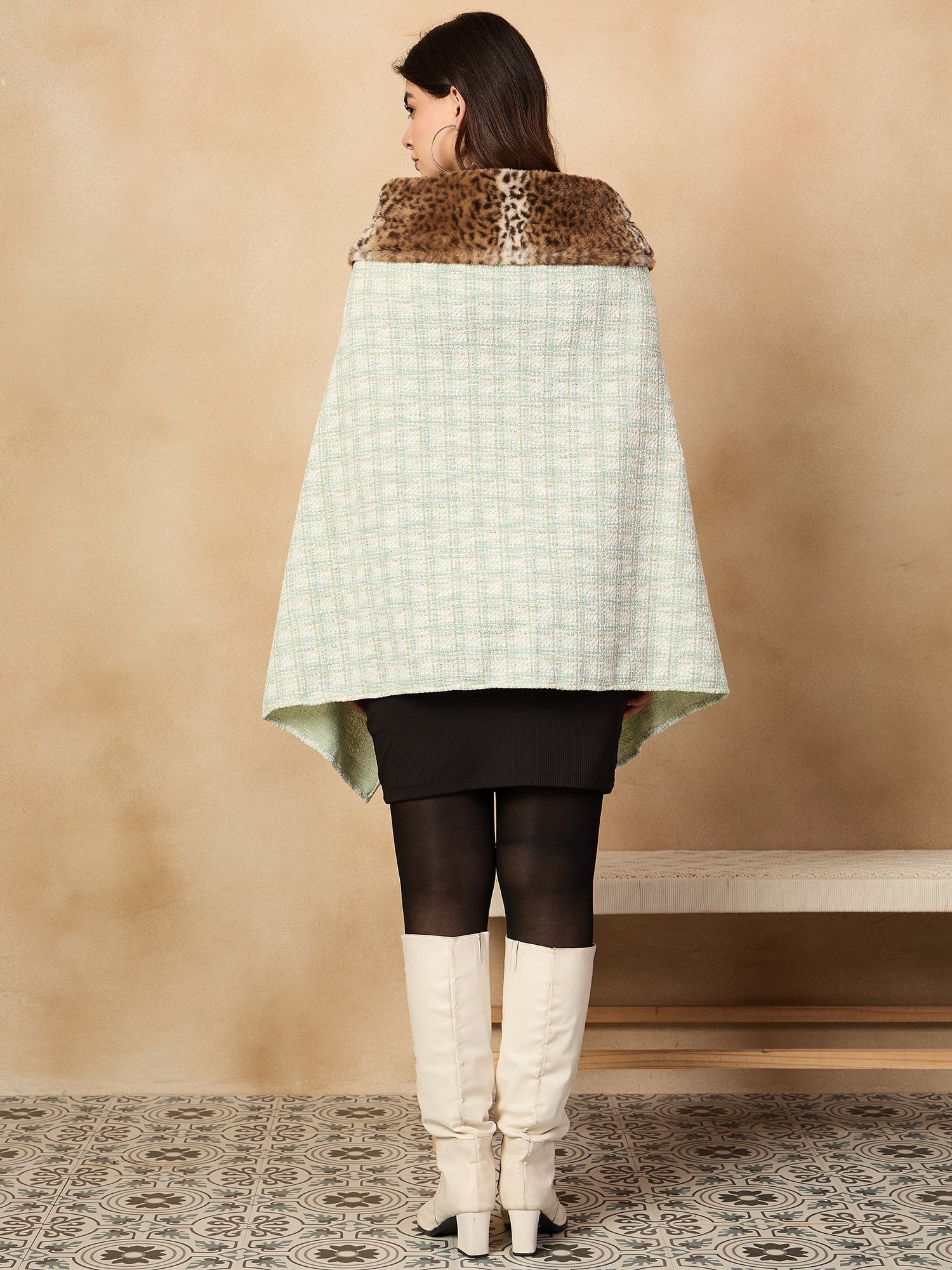 InWeave Green White Big Check Acrylic Fur Poncho 