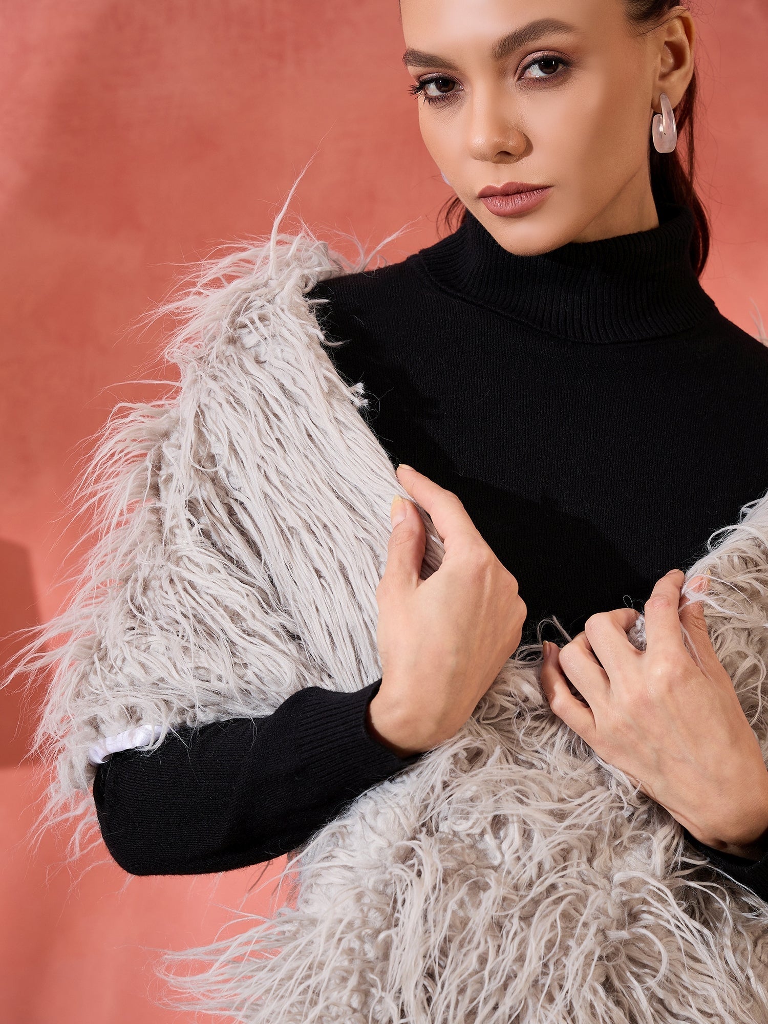 InWeave Light Grey Thread Fur Cape 