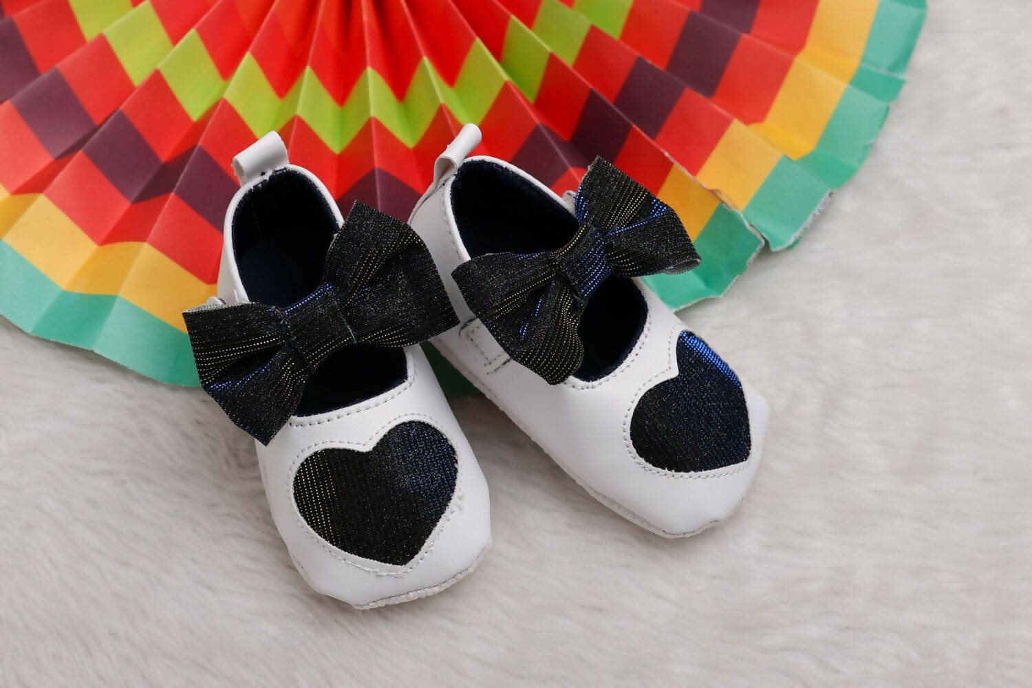Tiny Bugs Girls Heart Bow Detailing Booties - White & Black  Grab2Buy Tiny Bugs Grab2Buy