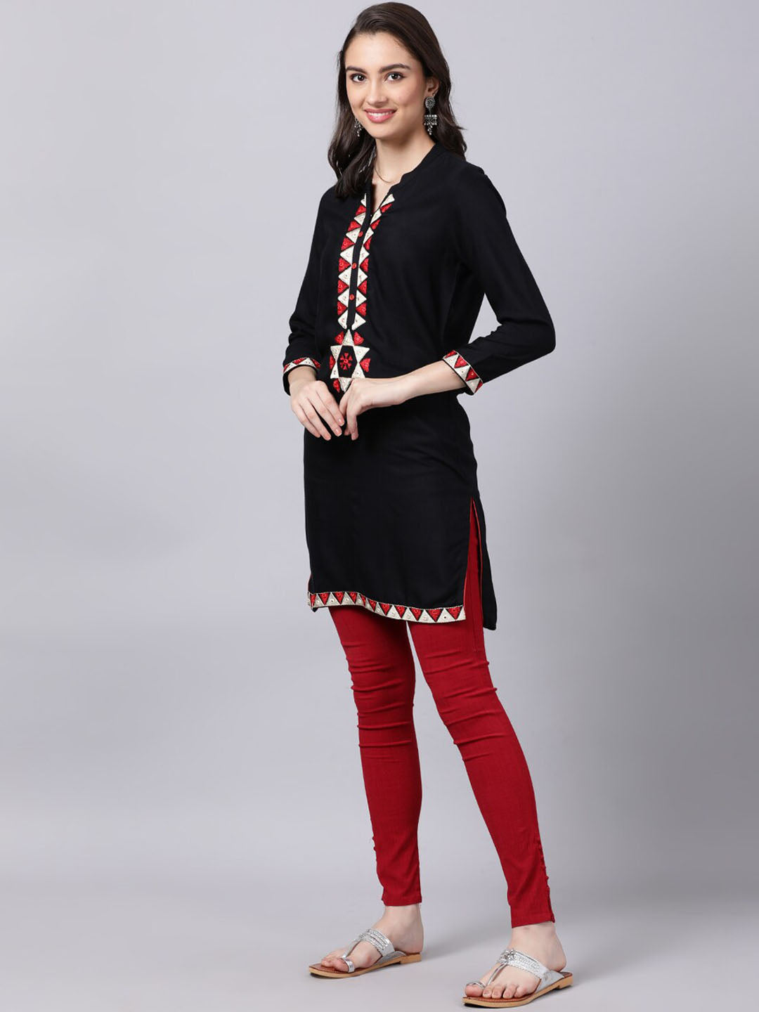 Souchii Women Black Geometric Embroidered Grandeur & Majestic Artwork Kurta 