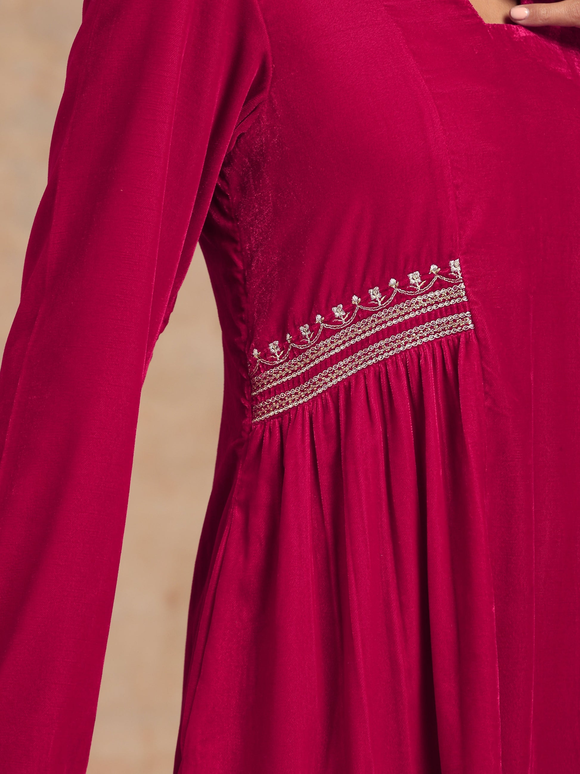 trueBrowns Rani Pink Velvet Embroidered Kurta 