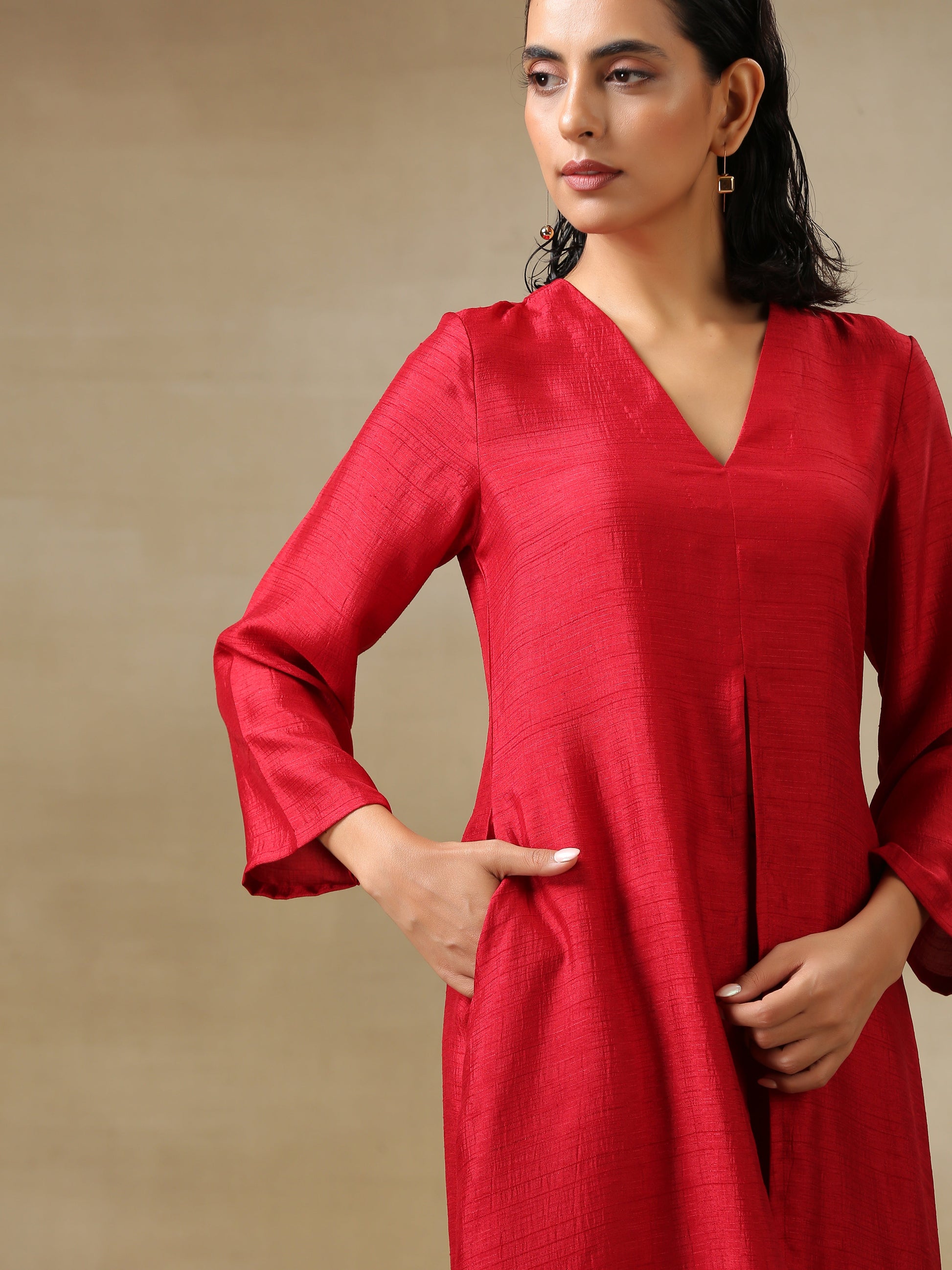 trueBrowns Maroon Textured Silk Front Slit Kurta Pant Set 