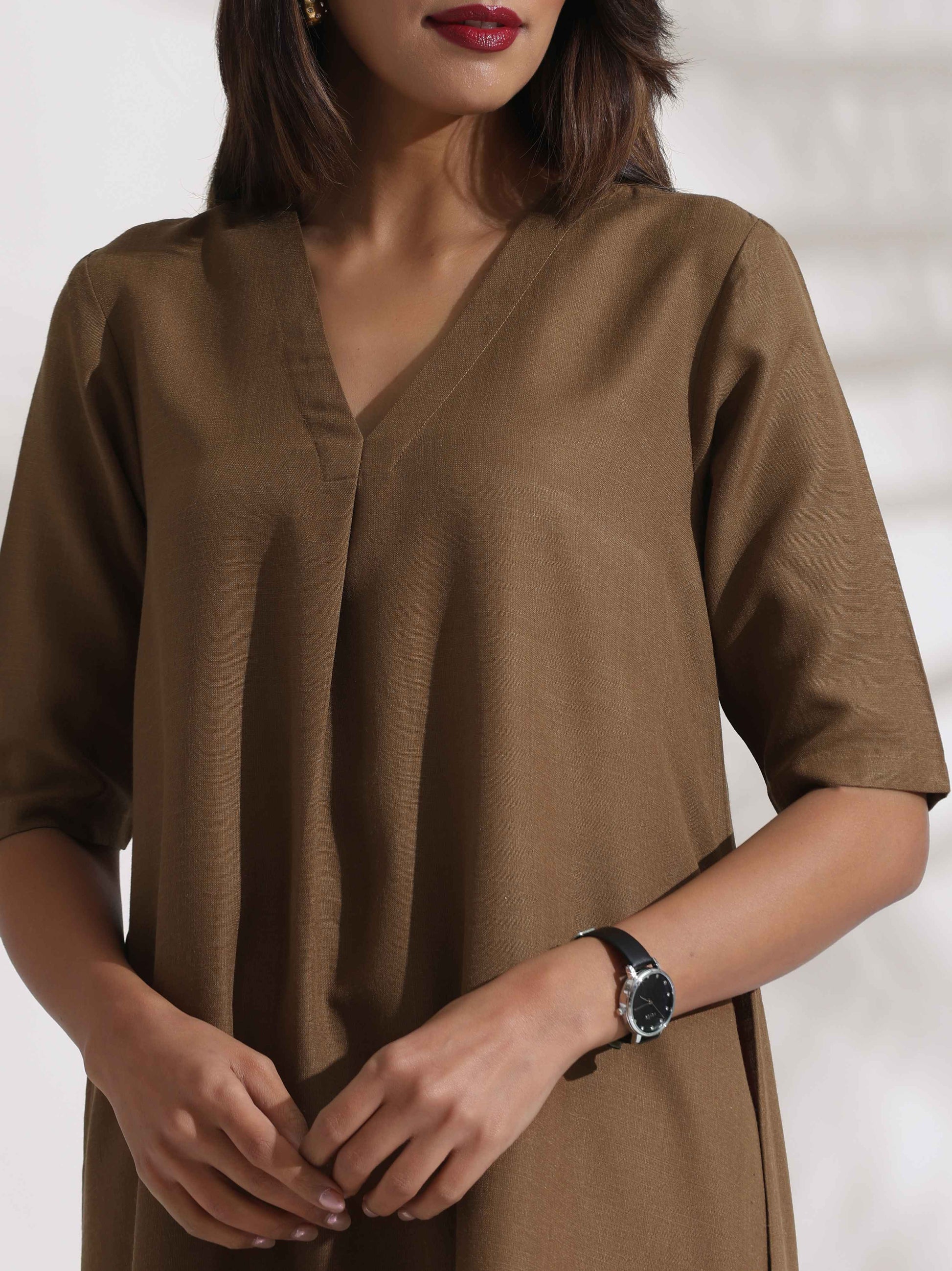 trueBrowns Brown Slub Highslit Kurta Set 
