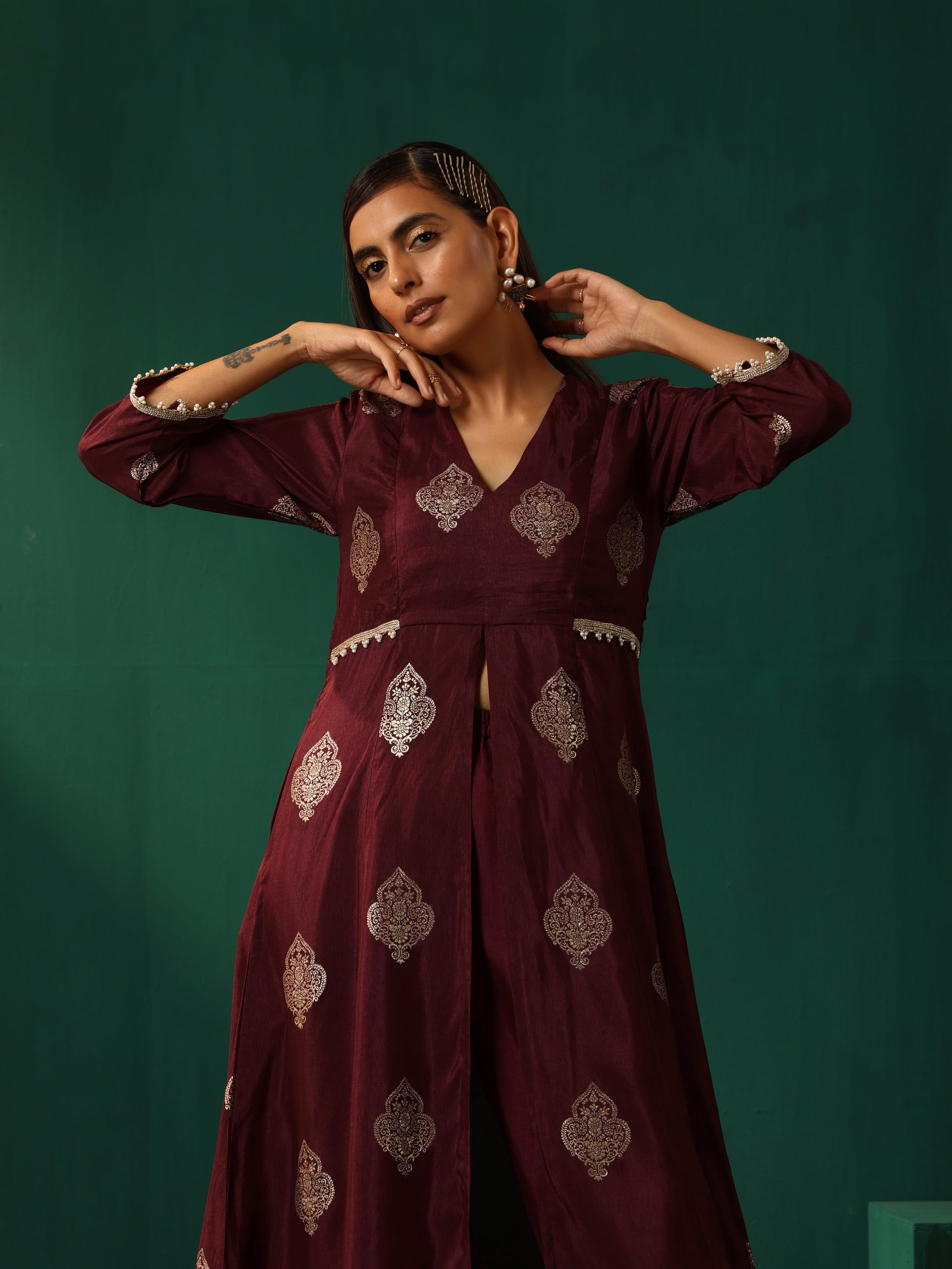 trueBrowns Wine Geometric Viscose Silk V-Neck Front Slit Kurta Pant Set 