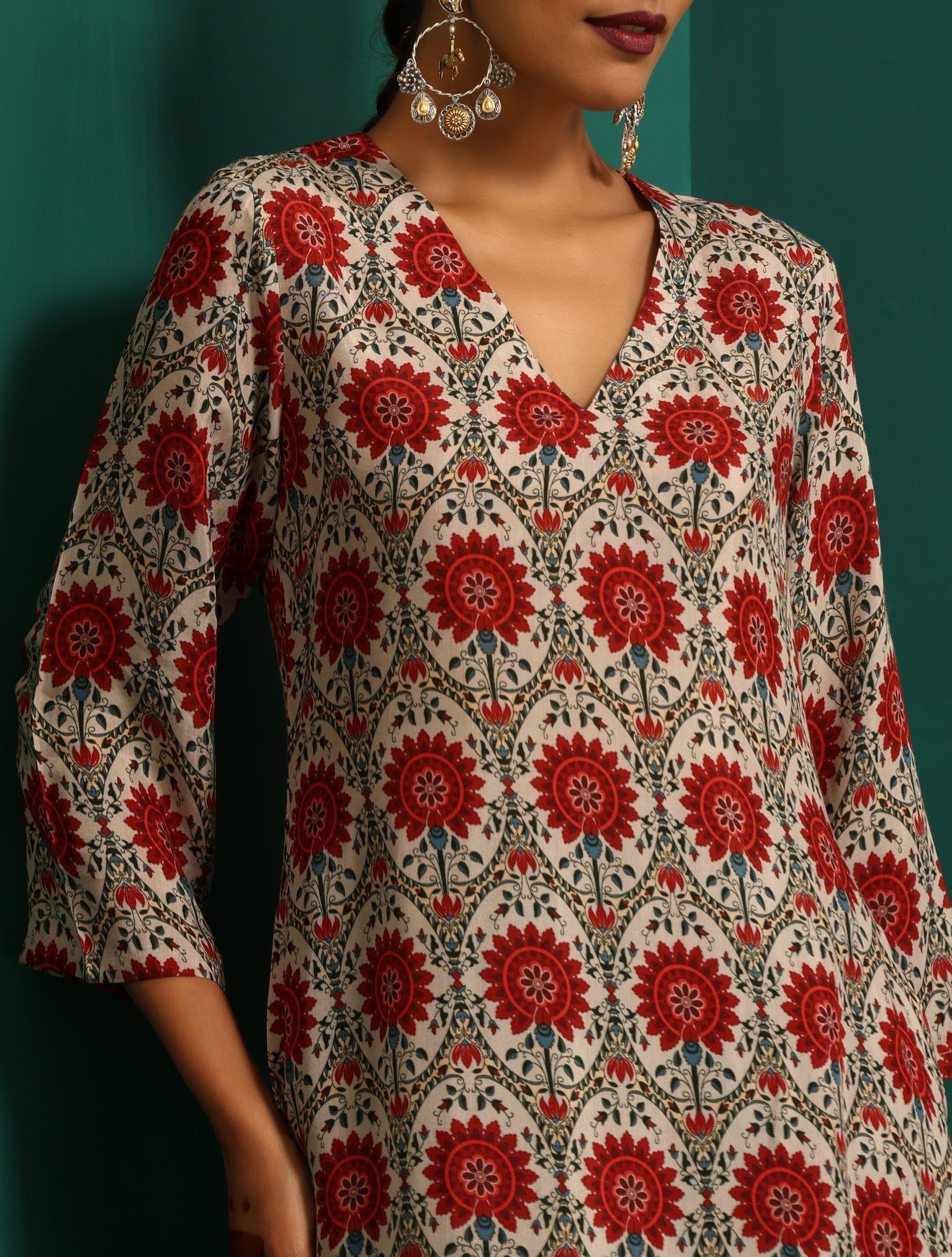 trueBrowns Ivory Red Circle Floral Muslin Silk Printed V-Neck Kurta Pant Set 